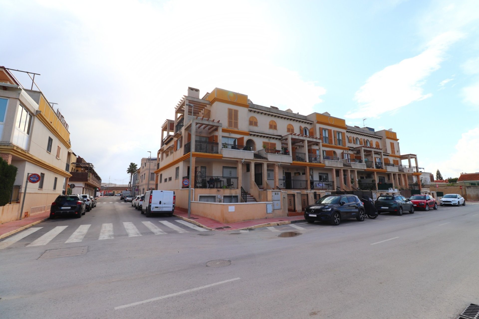 Resale - Duplex -
Daya Vieja - Daya Vieja - Town