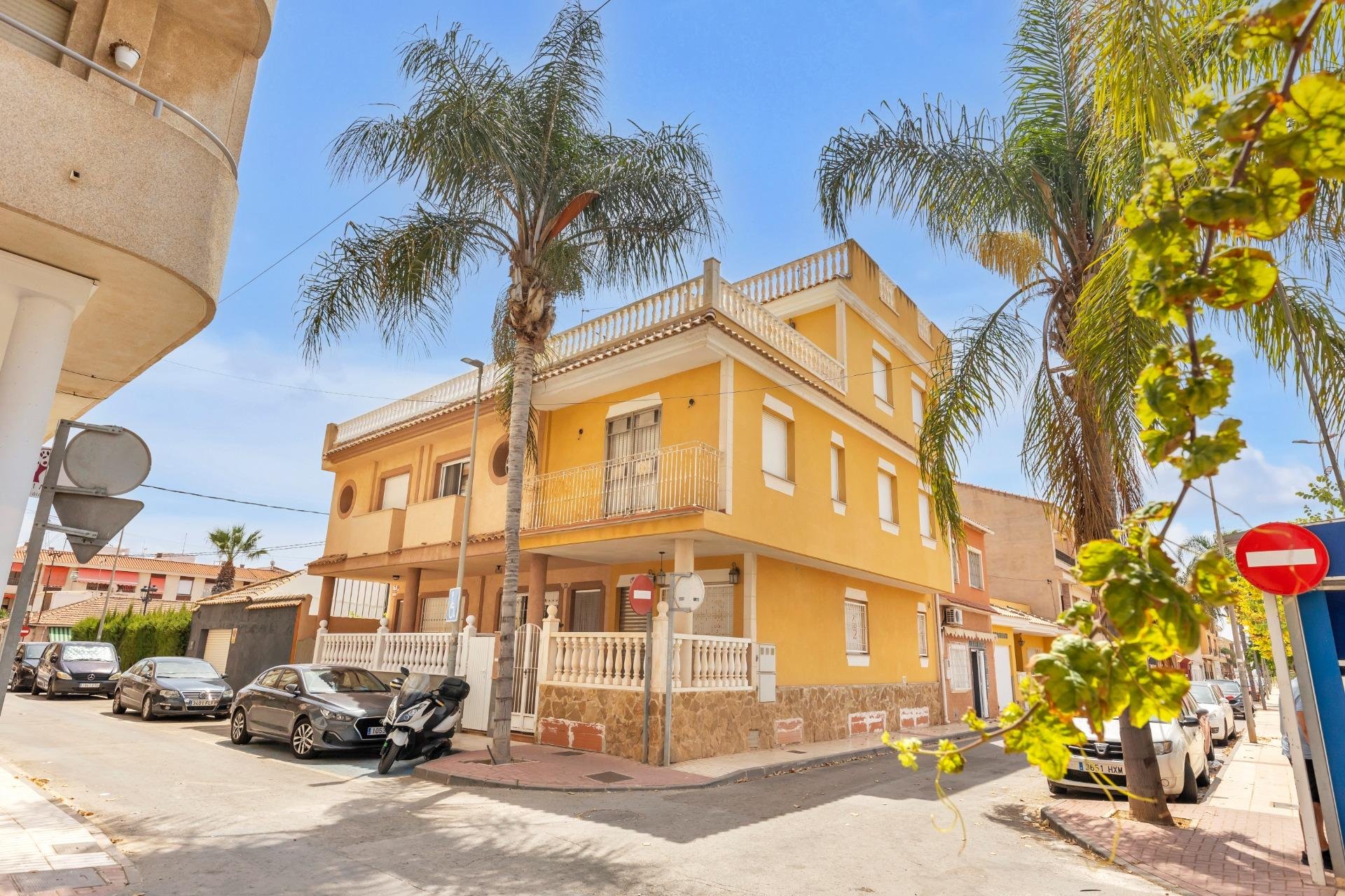 Resale - Duplex -
Los Alcázares - Centro