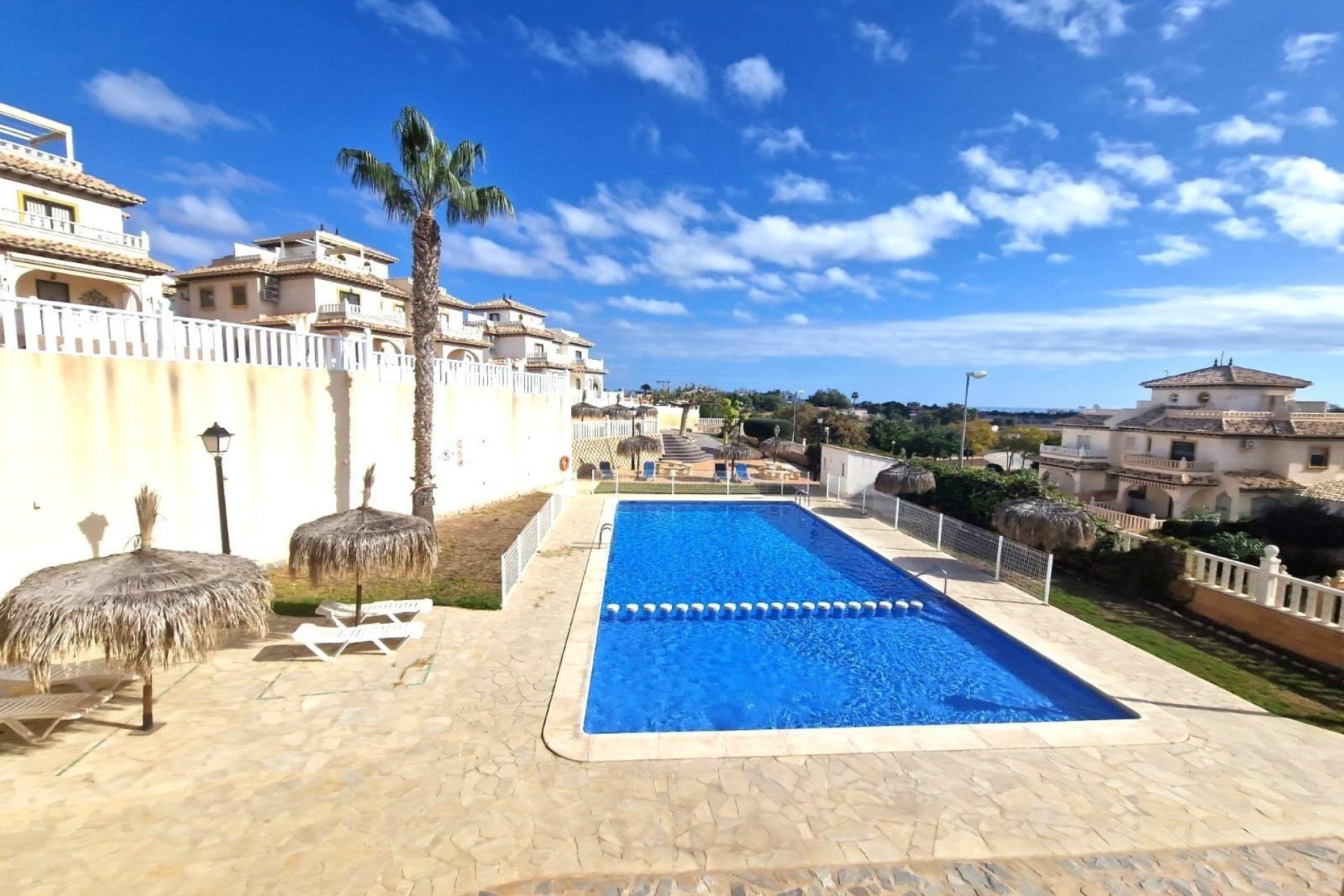 Resale - Duplex -
Orihuela Costa - Montezenia