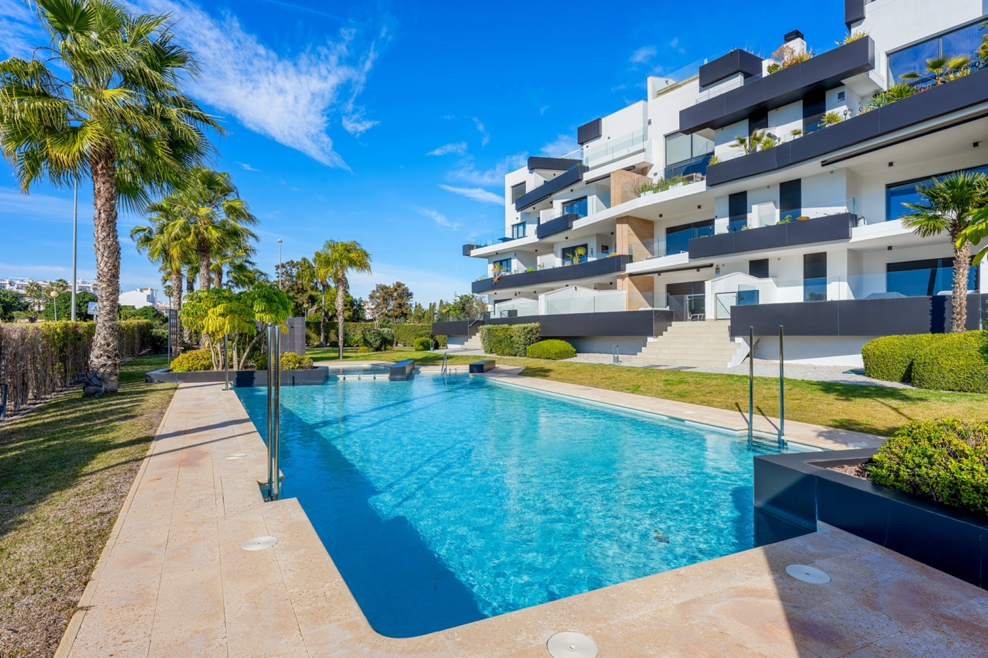 Resale - Duplex -
Orihuela Costa - Villamartin