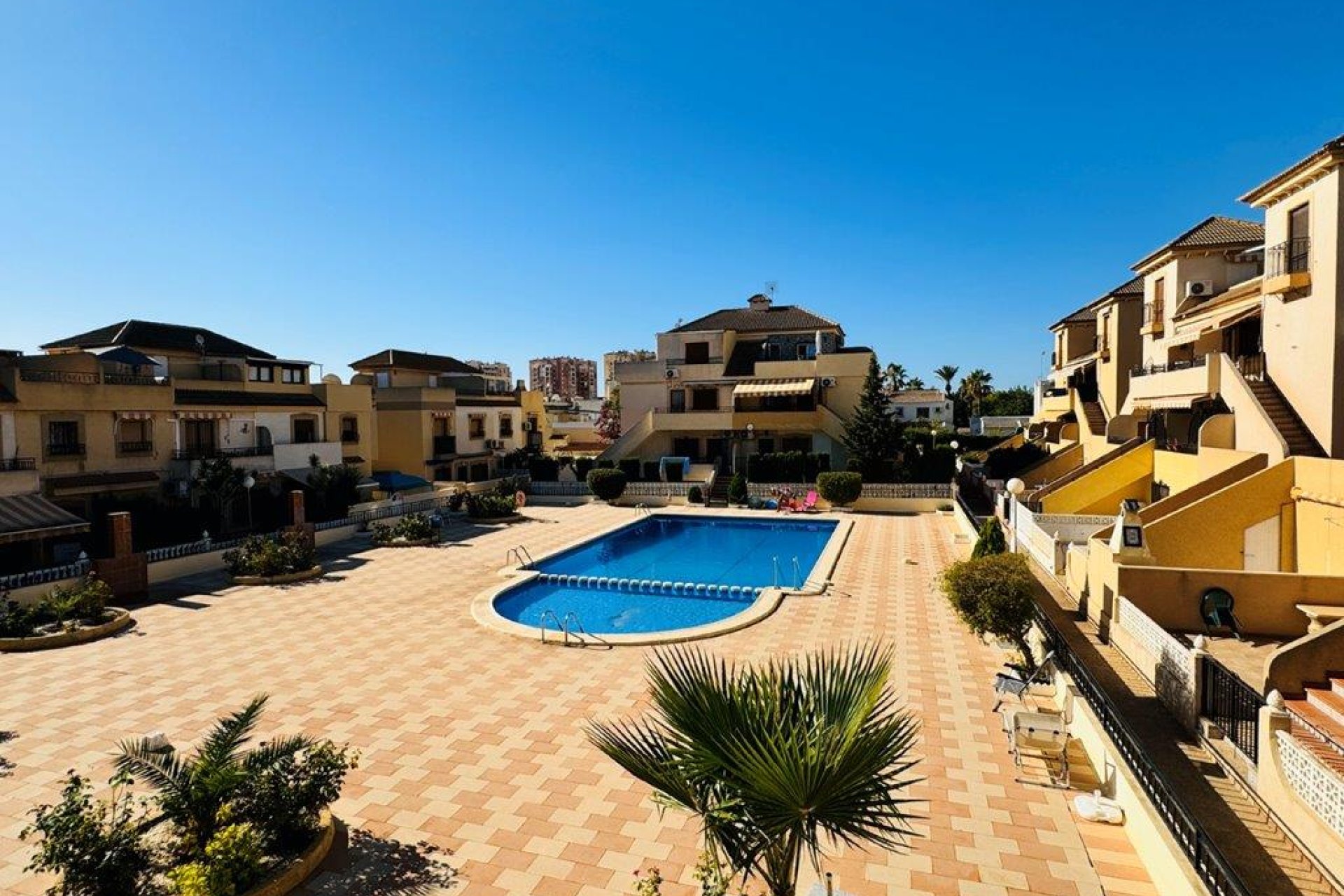 Resale - Duplex -
Torrevieja - La Rosaleda