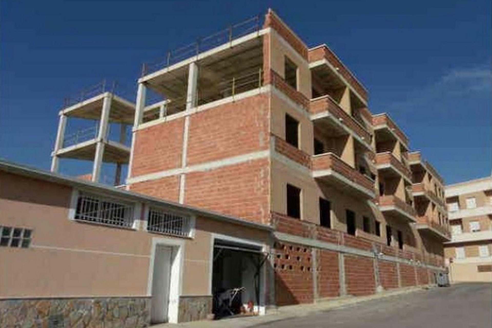 Resale - Edificio -
Los Montesinos - Centro