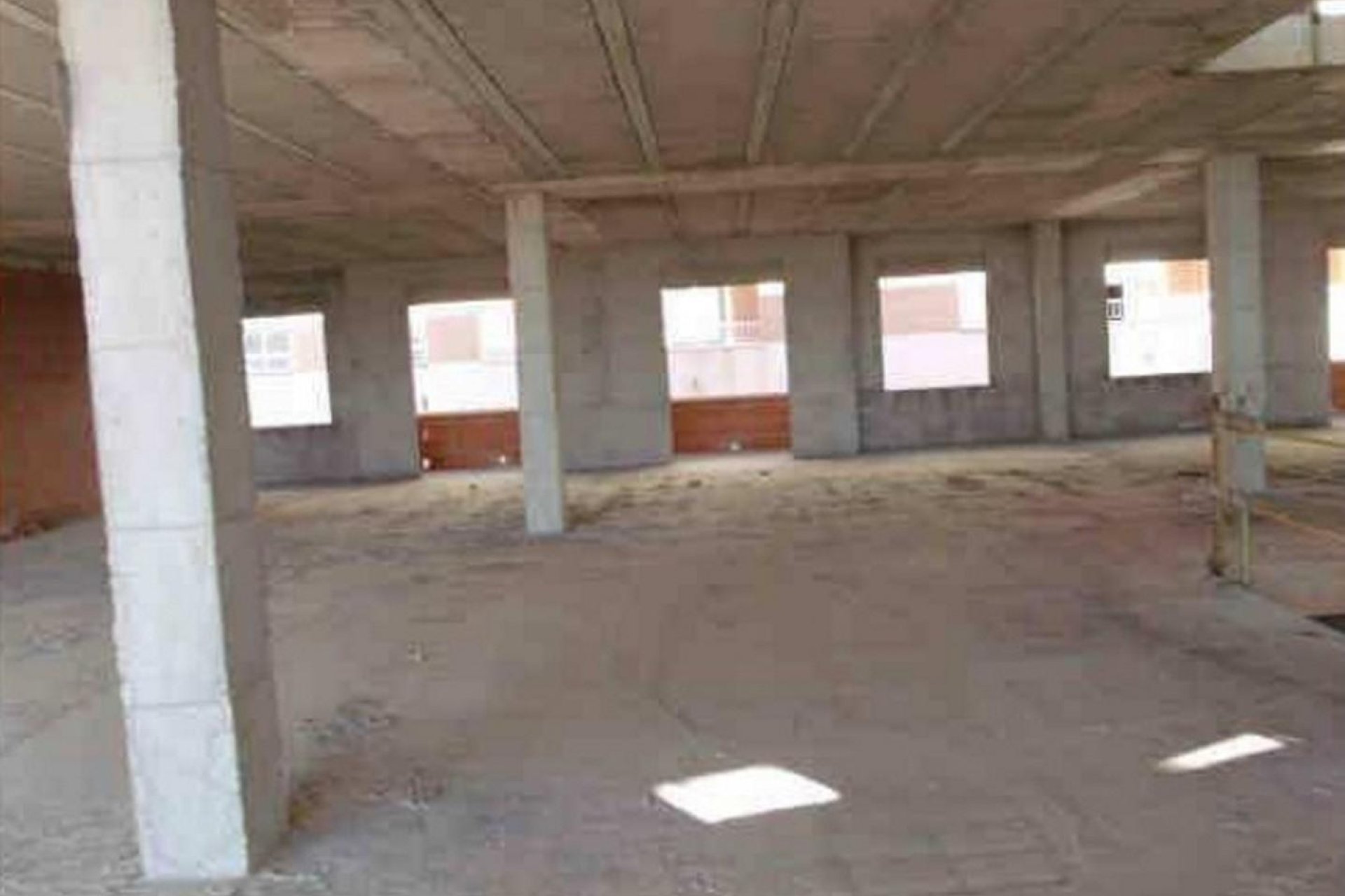 Resale - Edificio -
Los Montesinos - Centro
