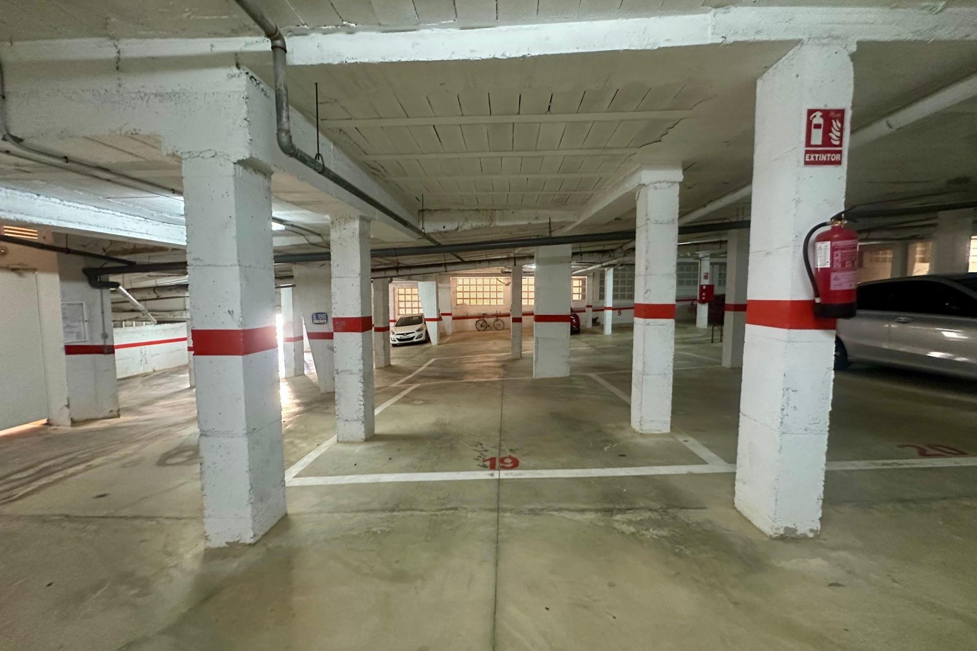 Resale - Garage -
Torrevieja - Cabo cervera