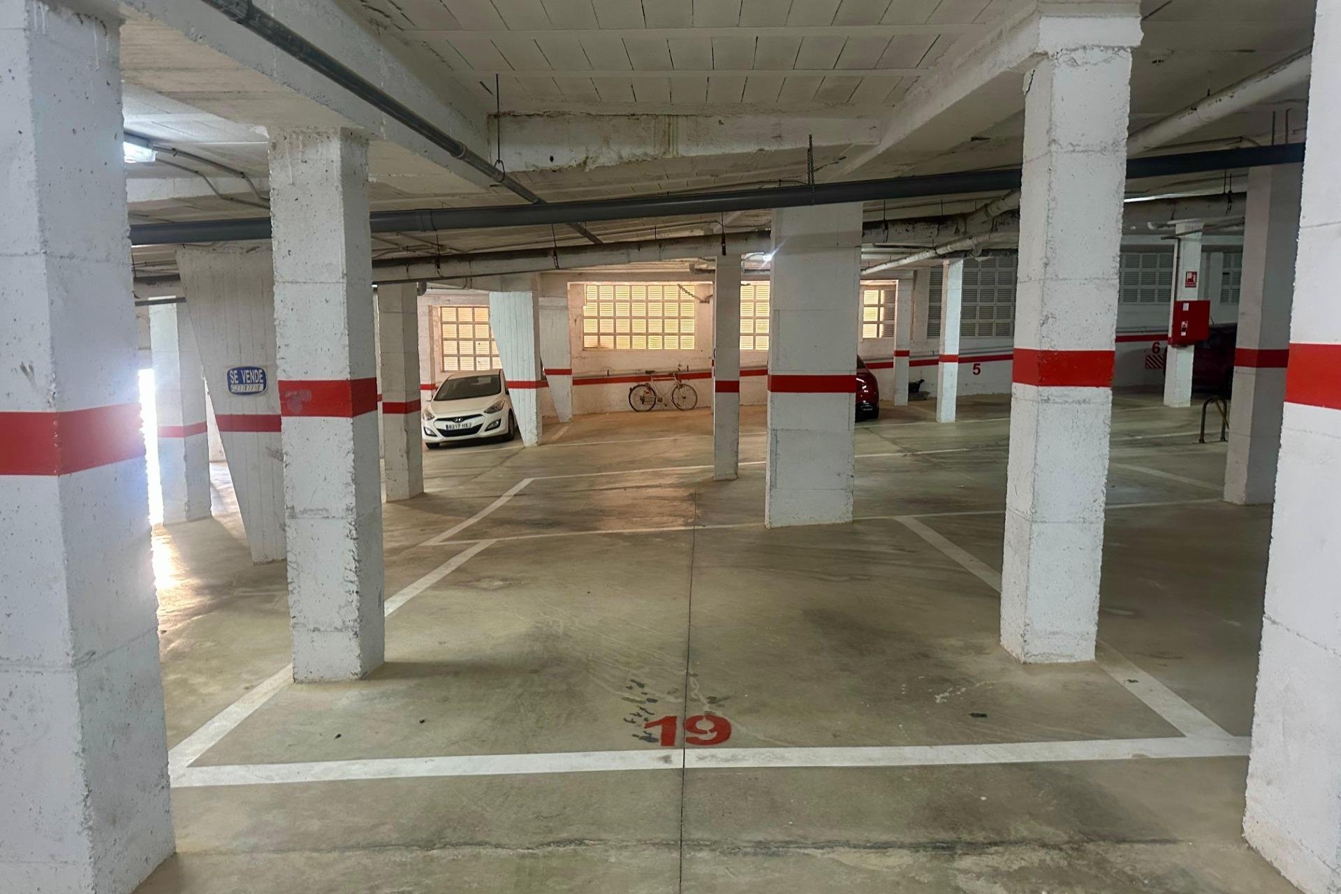 Resale - Garage -
Torrevieja - Cabo cervera