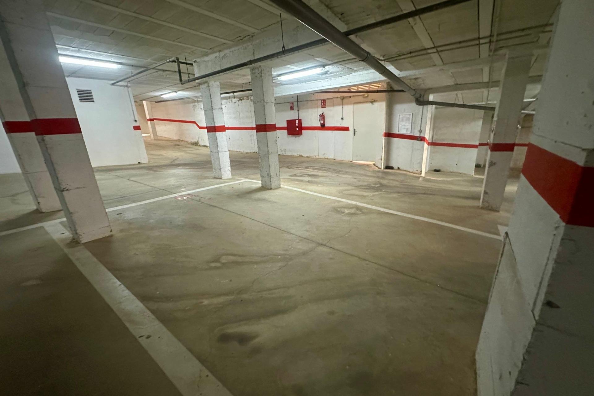 Resale - Garage -
Torrevieja - Cabo cervera