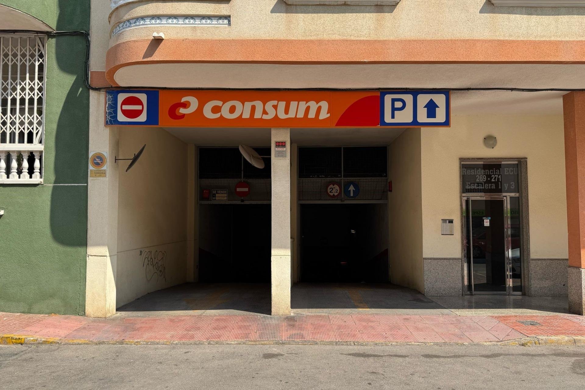 Resale - Garage -
Torrevieja - Centro
