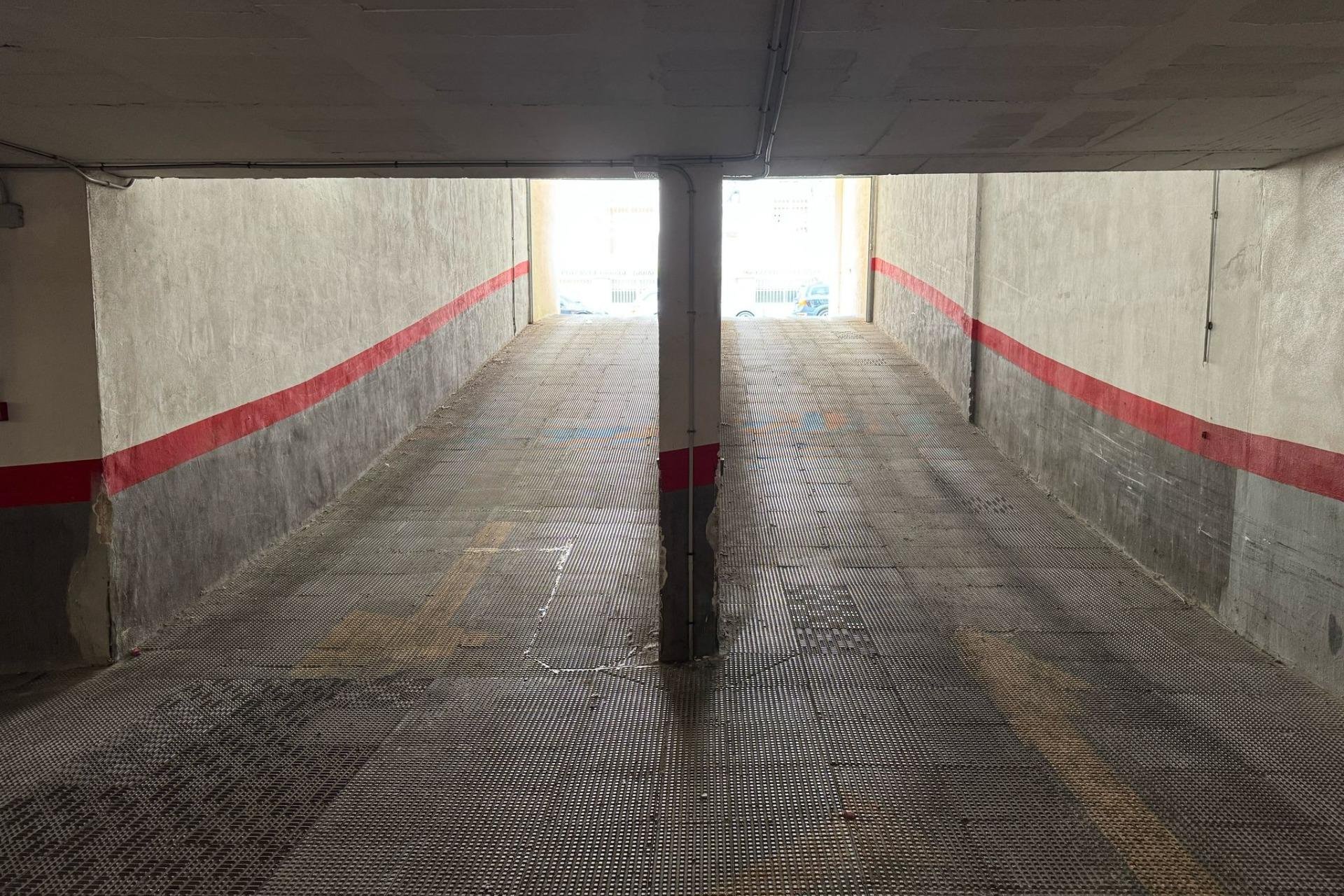 Resale - Garage -
Torrevieja - Centro