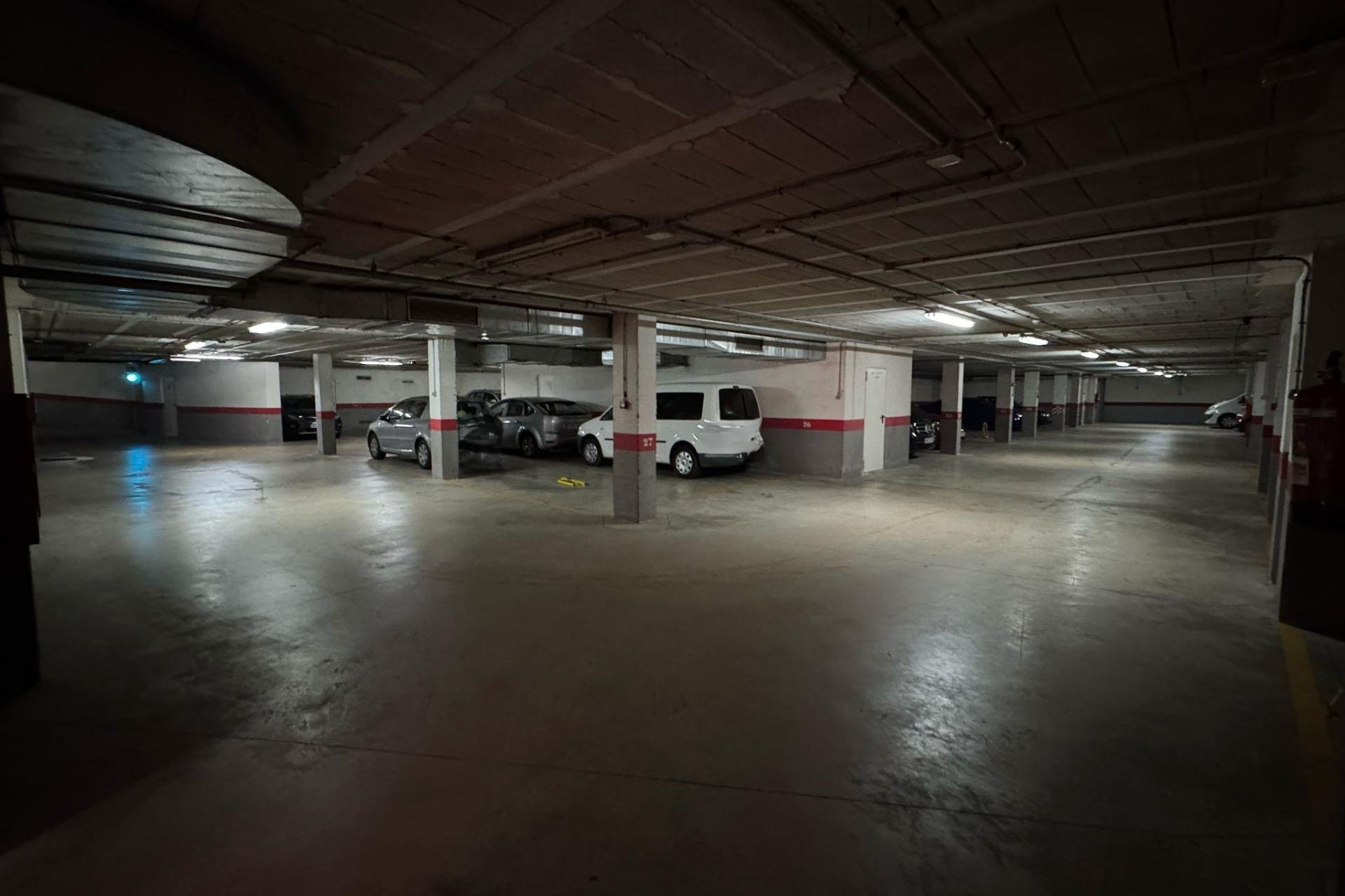 Resale - Garage -
Torrevieja - Centro