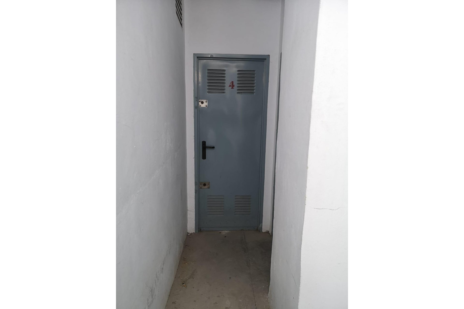 Resale - Garage -
Torrevieja - Estacion de autobuses