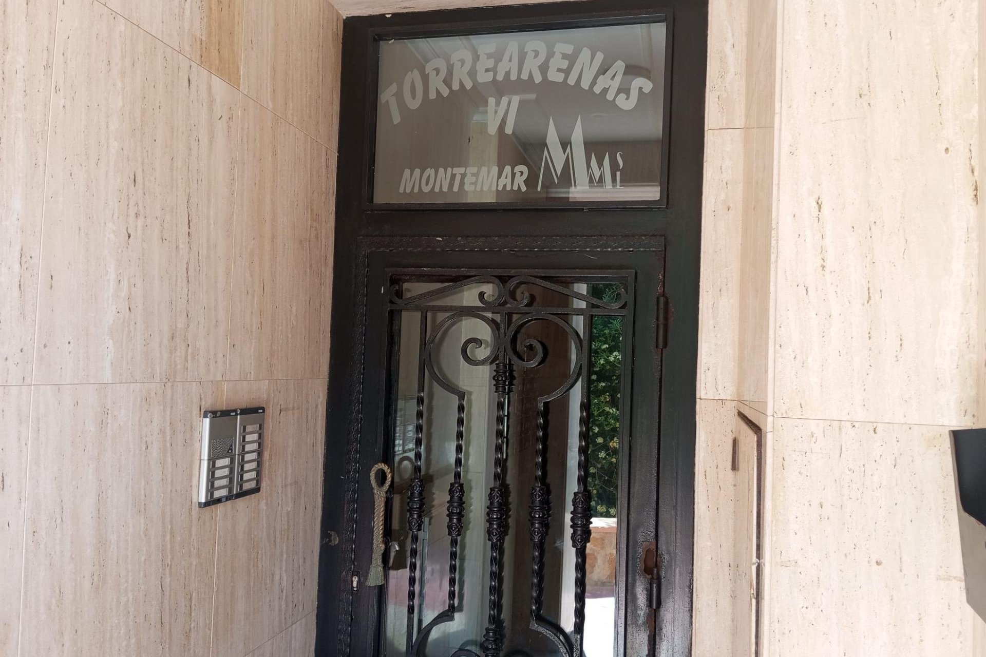 Resale - Garage -
Torrevieja - La Mata