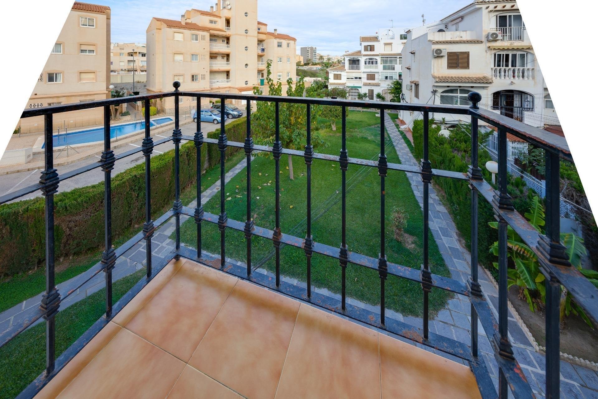 Resale - Penthouse -
Torrevieja - Calas blanca