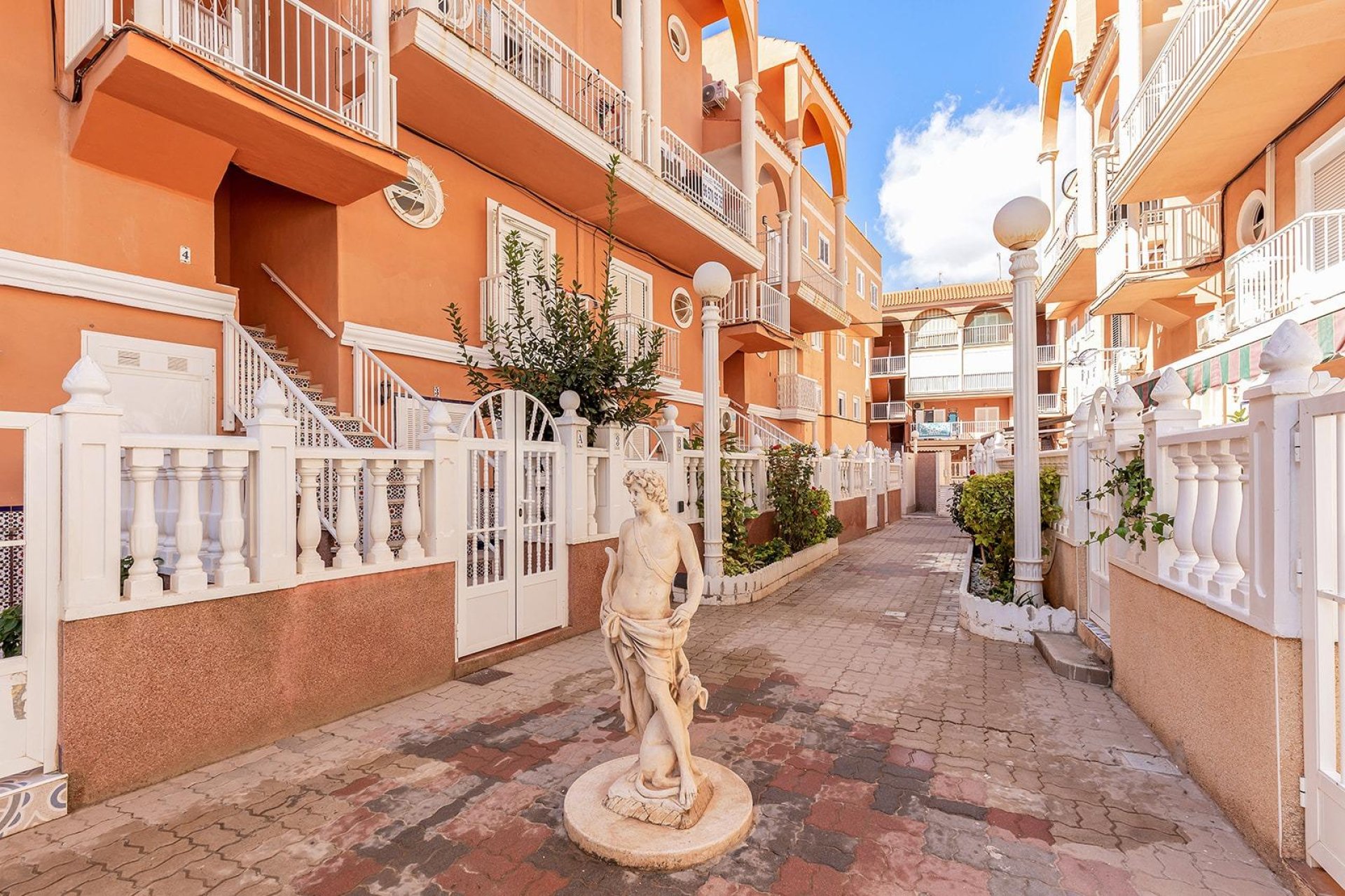 Resale - Penthouse -
Torrevieja - La Mata pueblo