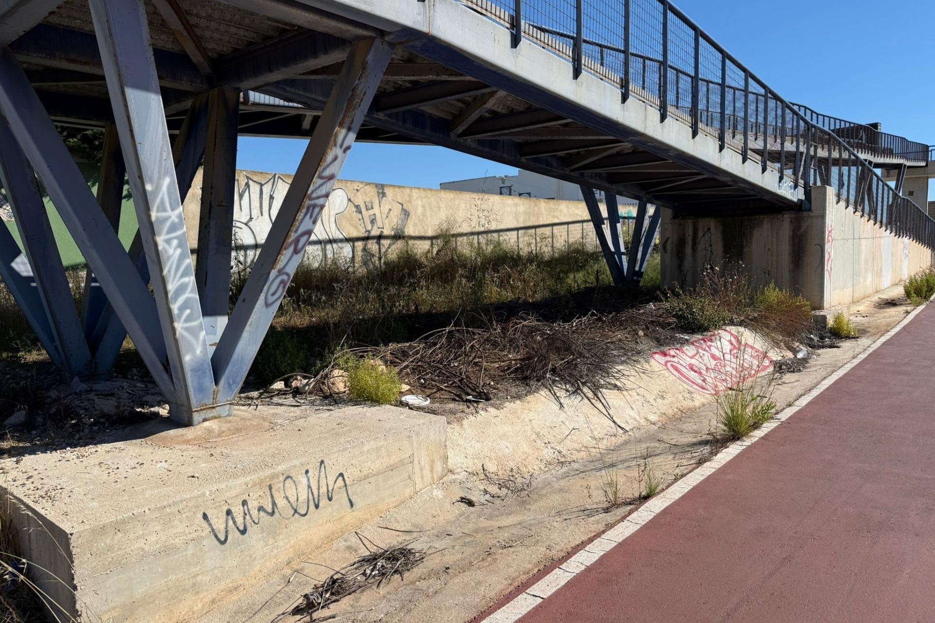 Resale - Plot / Land -
Orihuela Costa - La Regia