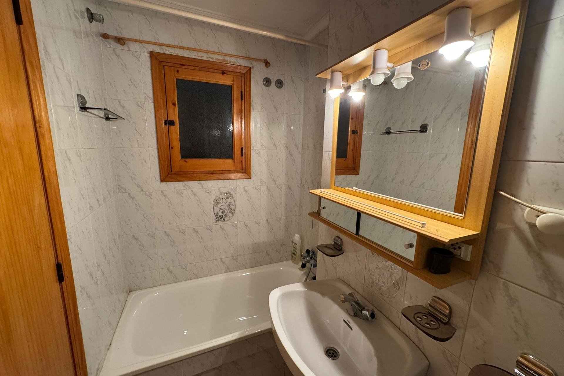 Resale - Study -
Torrevieja - Estacion de autobuses