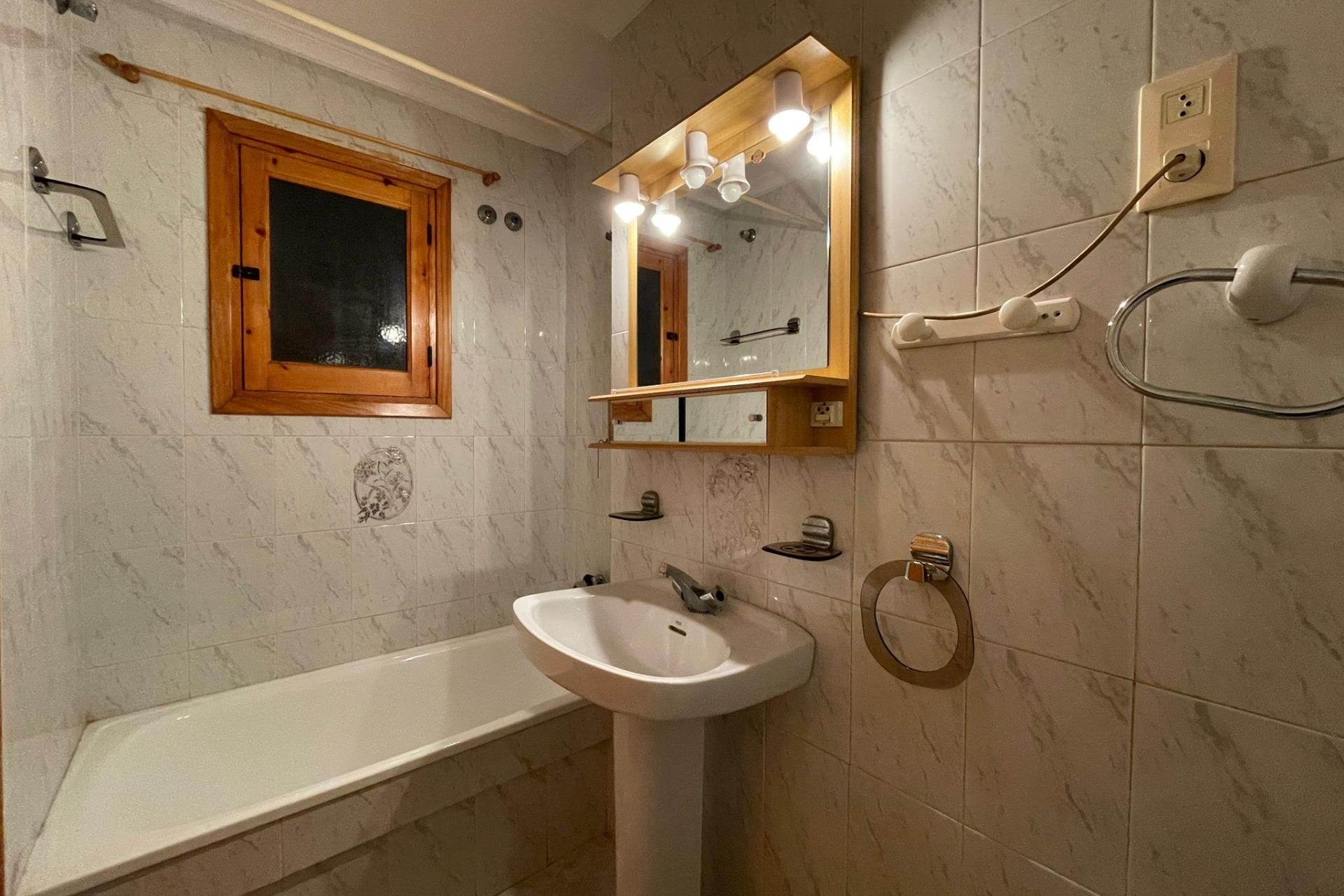 Resale - Study -
Torrevieja - Estacion de autobuses