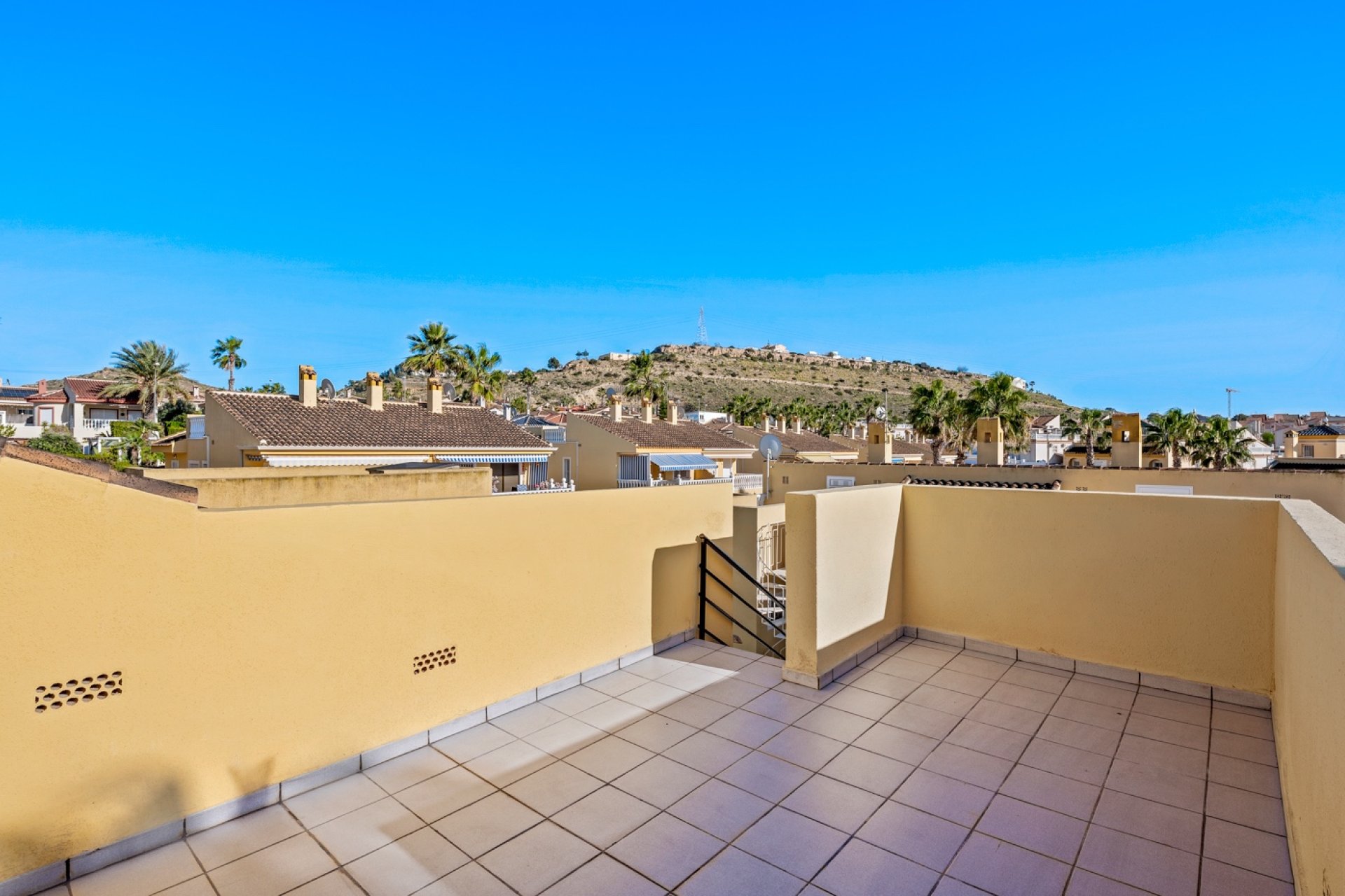 Resale - Townhouse -
Benimar - Benimar II
