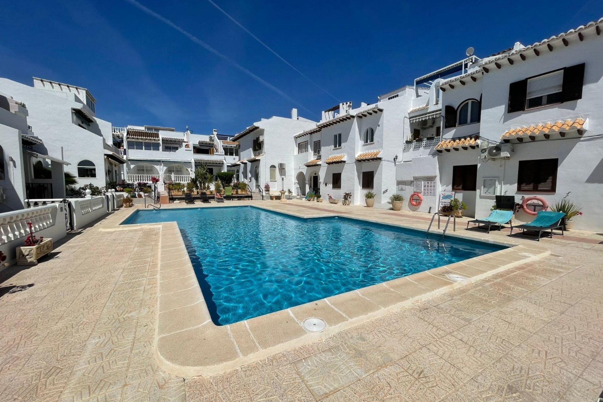 Resale - Townhouse -
Ciudad Quesada - Altos de Quesada