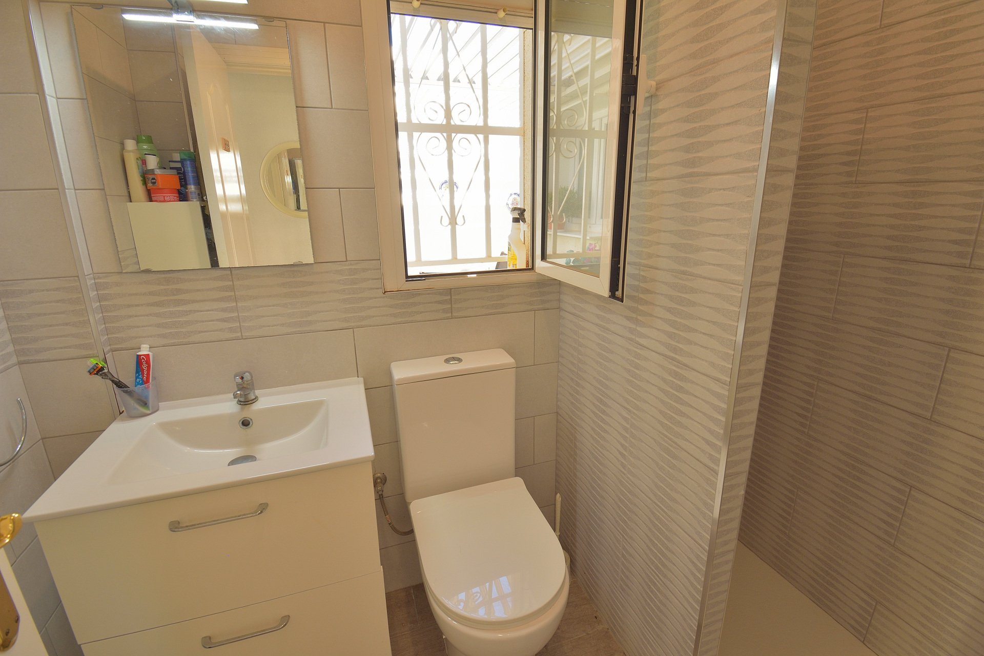 Resale - Townhouse -
Ciudad Quesada - Altos de Quesada