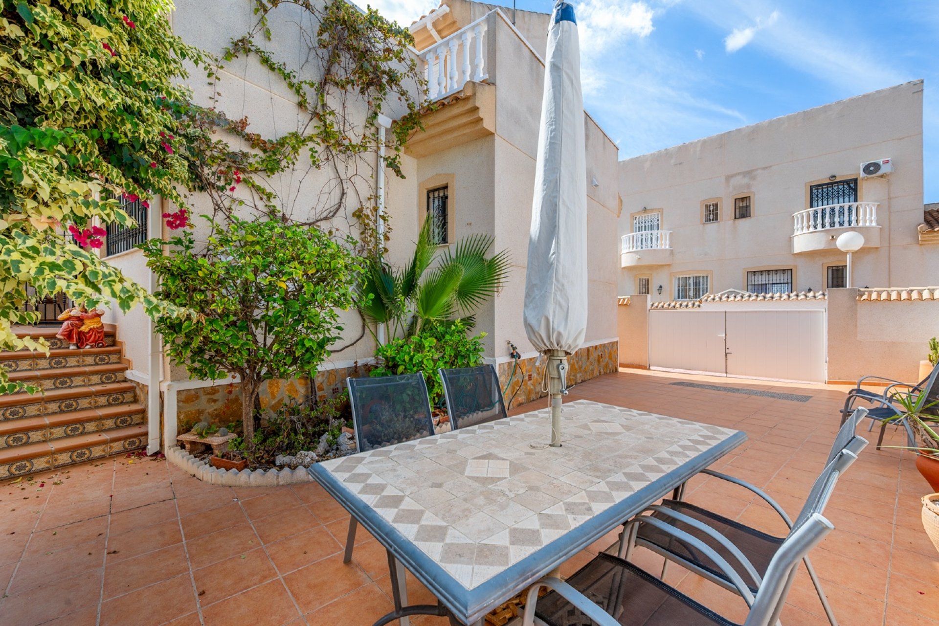 Resale - Townhouse -
Ciudad Quesada - Ciudad Quesada - Town