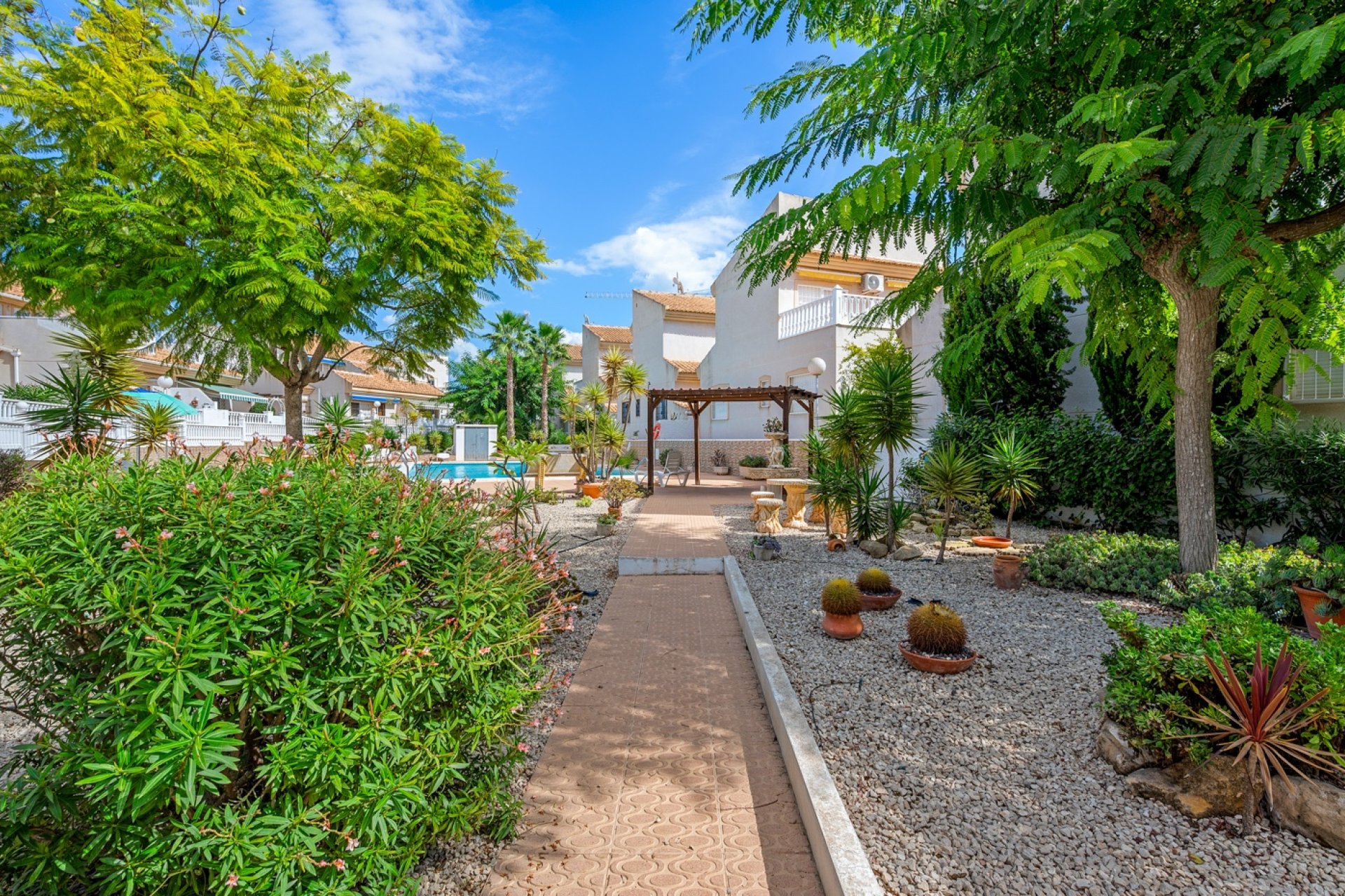 Resale - Townhouse -
Ciudad Quesada - Ciudad Quesada - Town