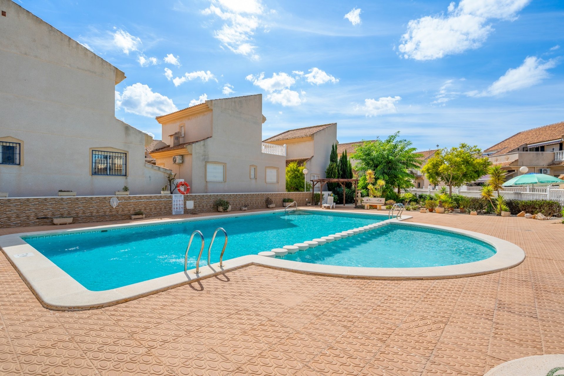 Resale - Townhouse -
Ciudad Quesada - Ciudad Quesada - Town