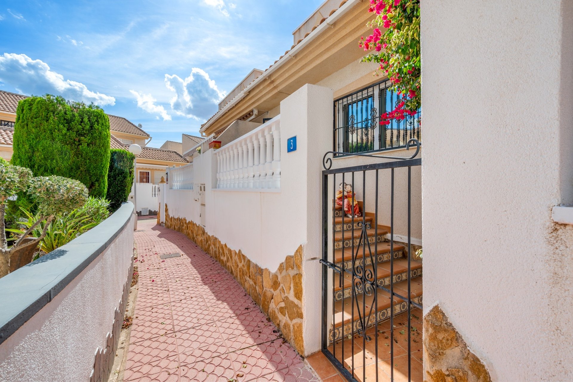 Resale - Townhouse -
Ciudad Quesada - Ciudad Quesada - Town