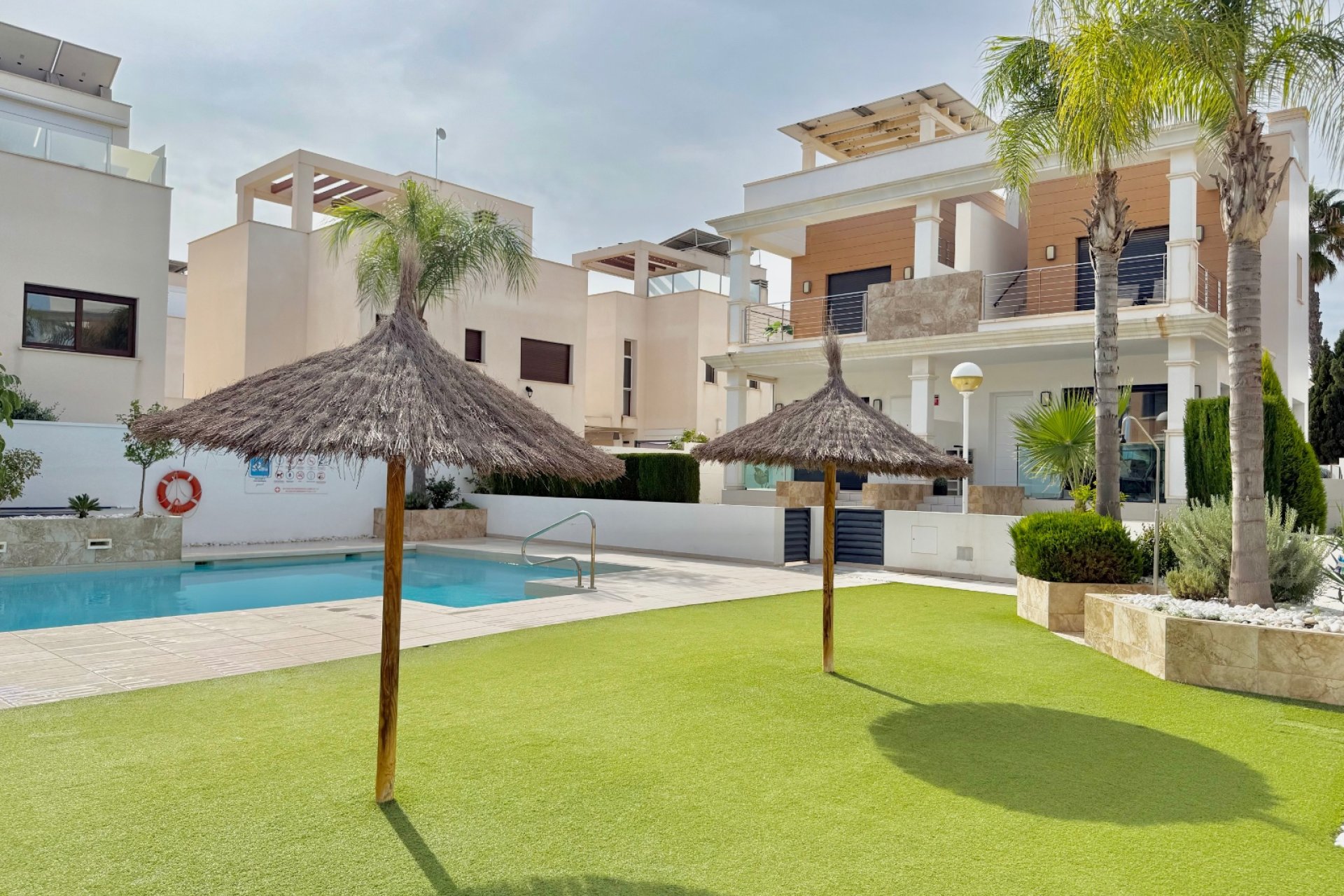 Resale - Townhouse -
Ciudad Quesada - Doña Pepa