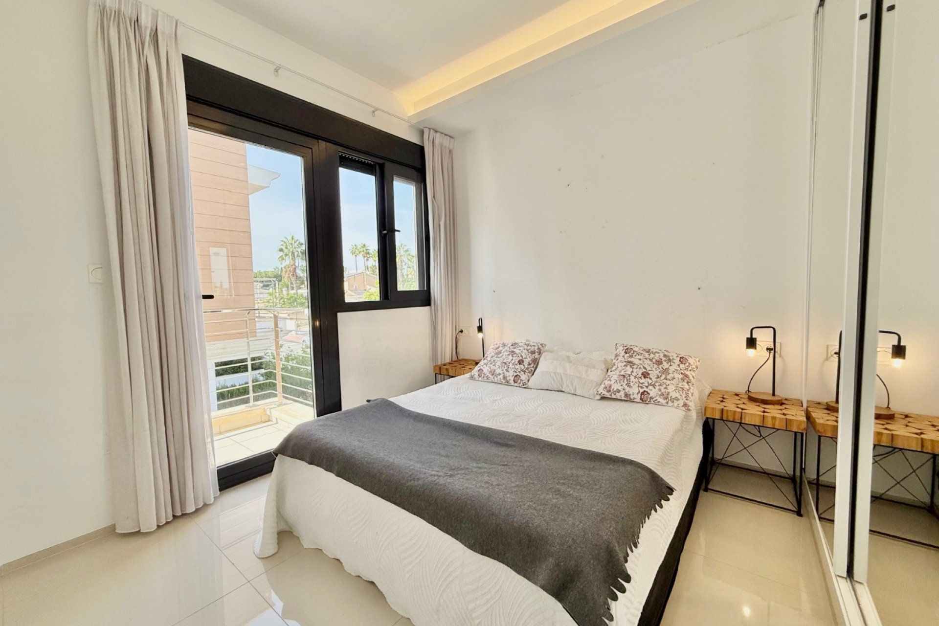 Resale - Townhouse -
Ciudad Quesada - Doña Pepa