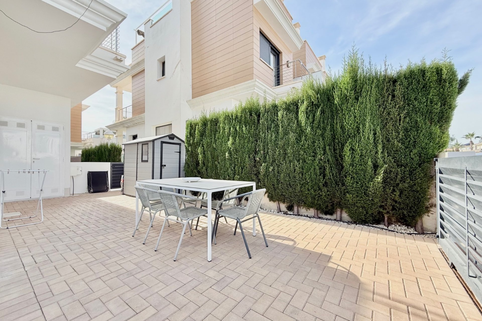 Resale - Townhouse -
Ciudad Quesada - Doña Pepa