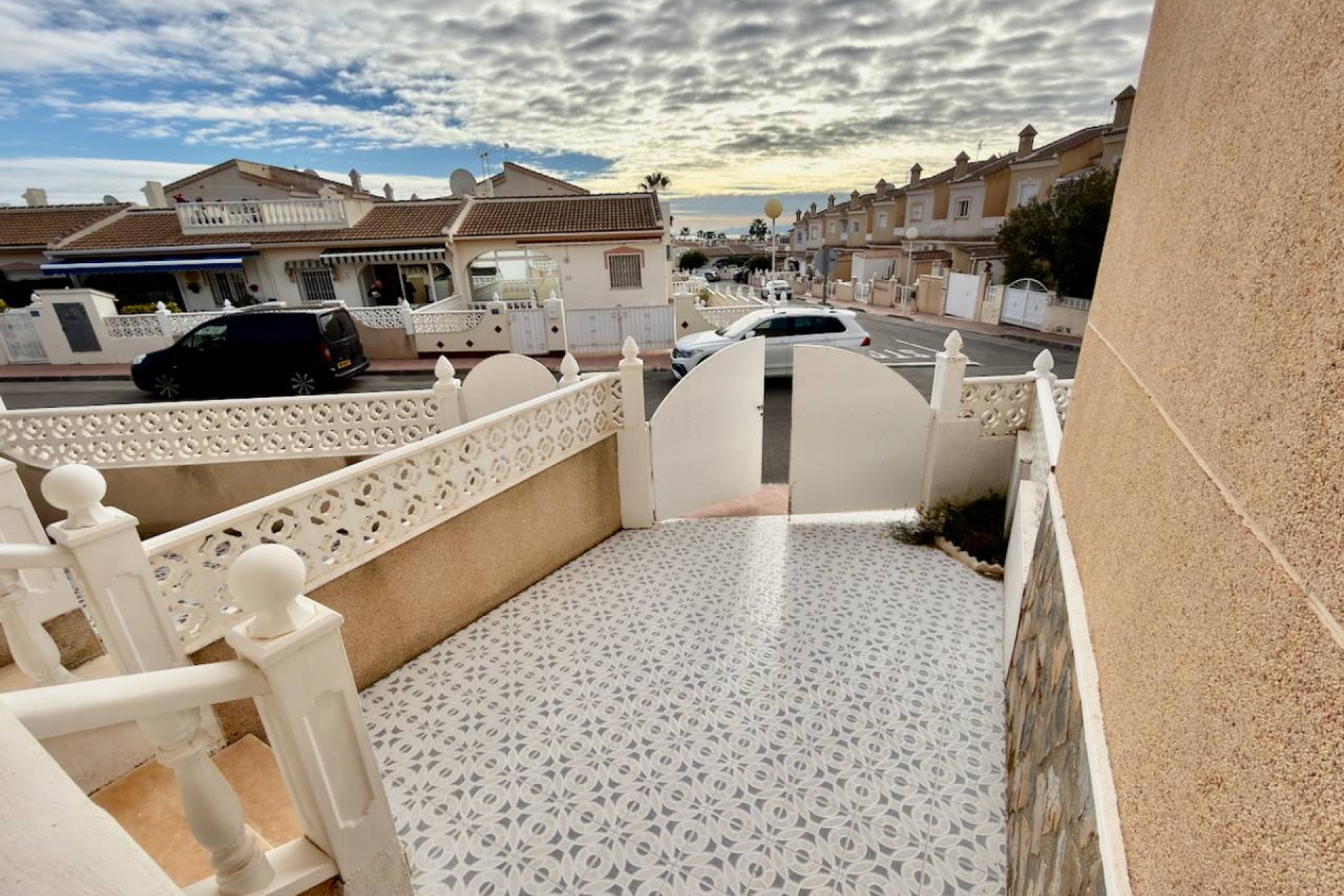 Resale - Townhouse -
Ciudad Quesada - Doña Pepa