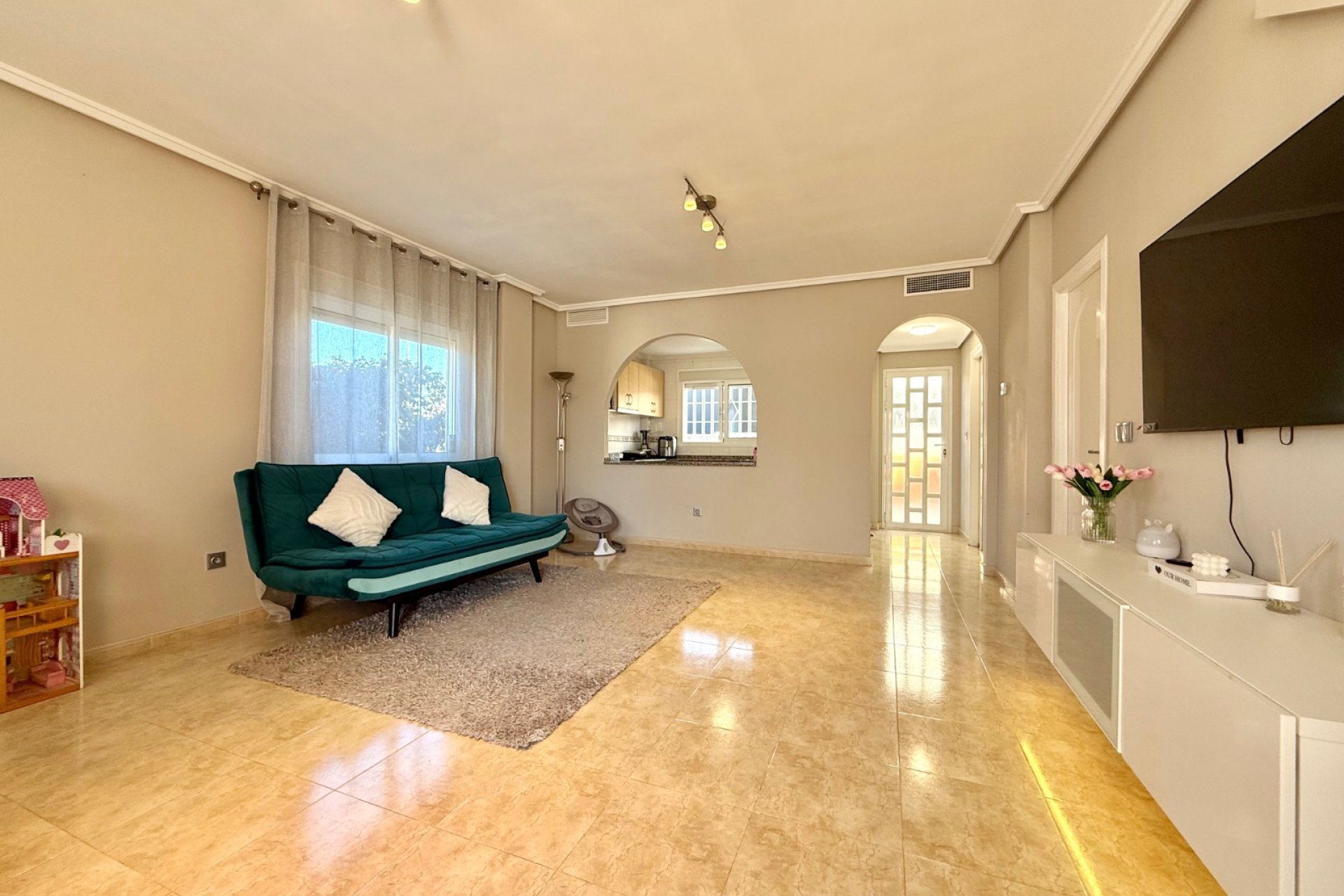 Resale - Townhouse -
Ciudad Quesada - Doña Pepa