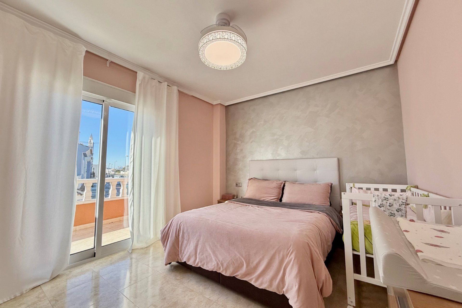 Resale - Townhouse -
Ciudad Quesada - Doña Pepa