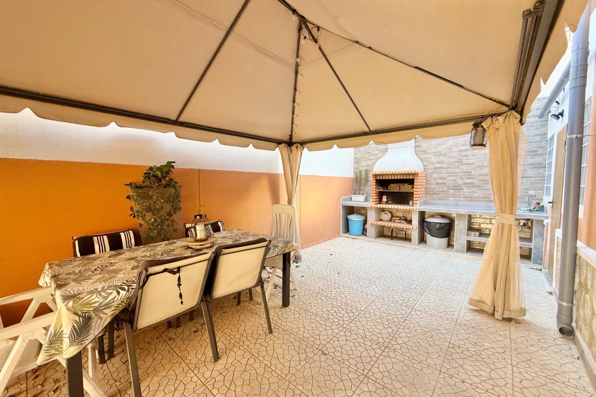 Resale - Townhouse -
Ciudad Quesada - Doña Pepa