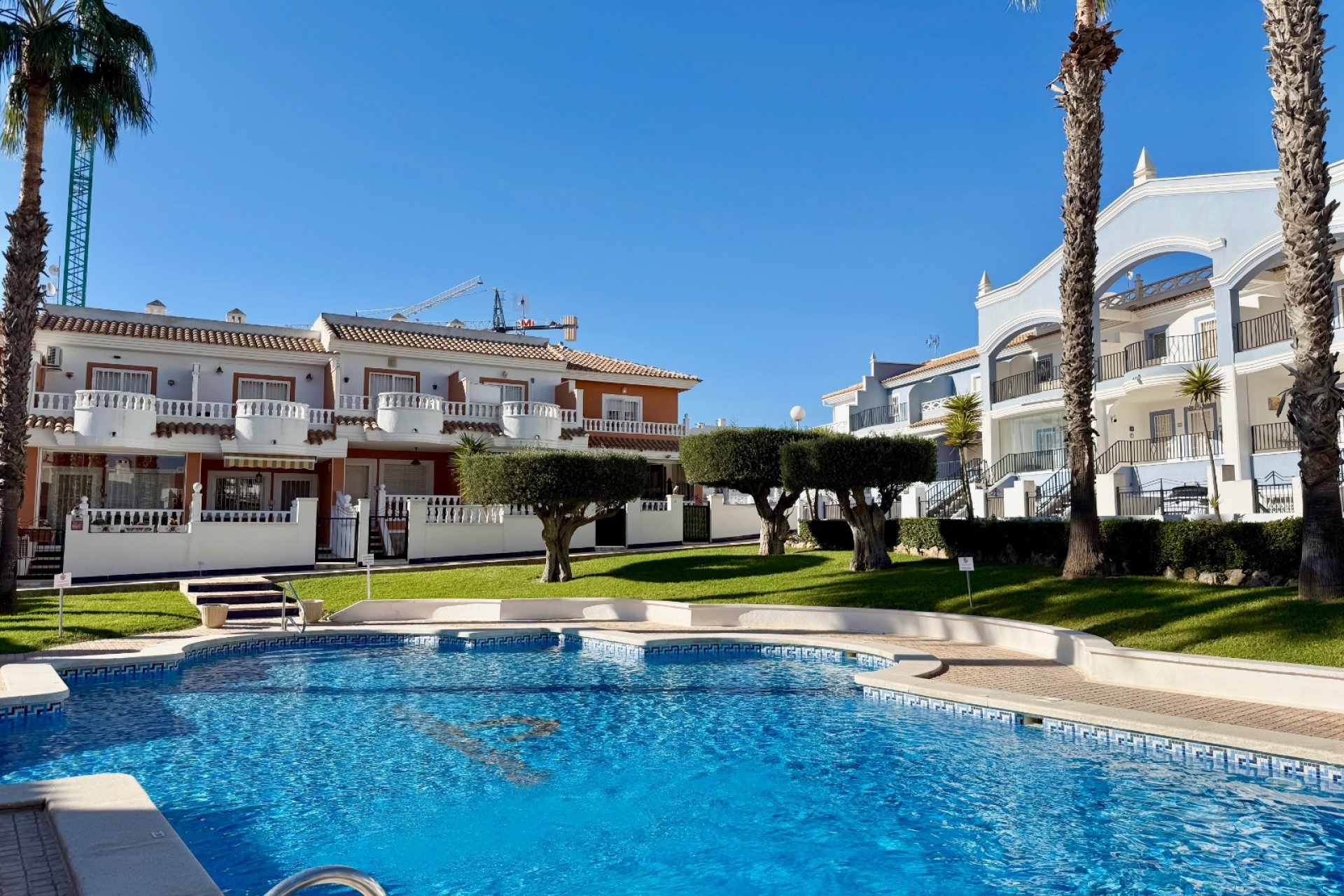 Resale - Townhouse -
Ciudad Quesada - Doña Pepa