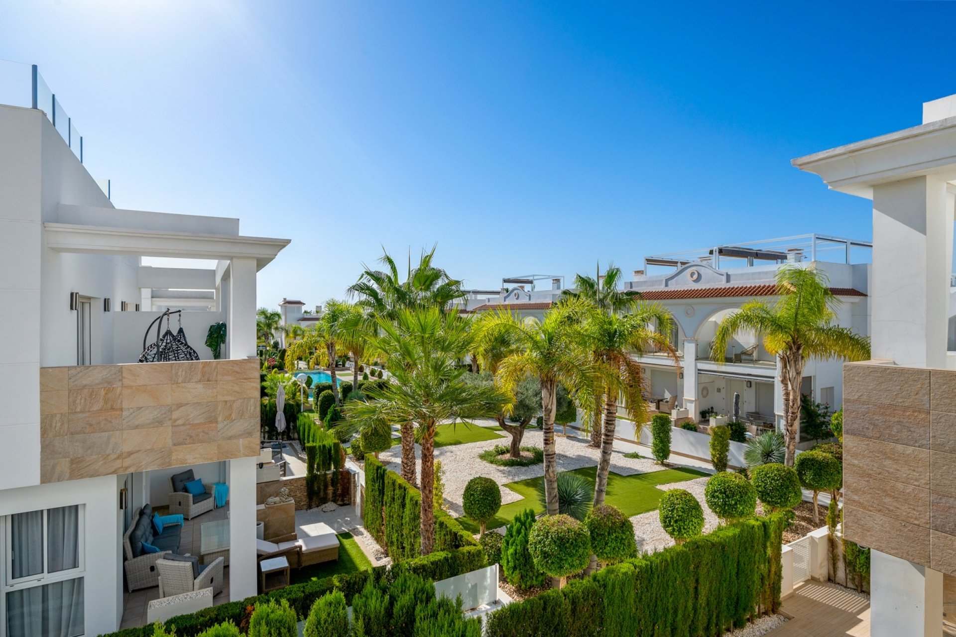 Resale - Townhouse -
Ciudad Quesada - Doña Pepa