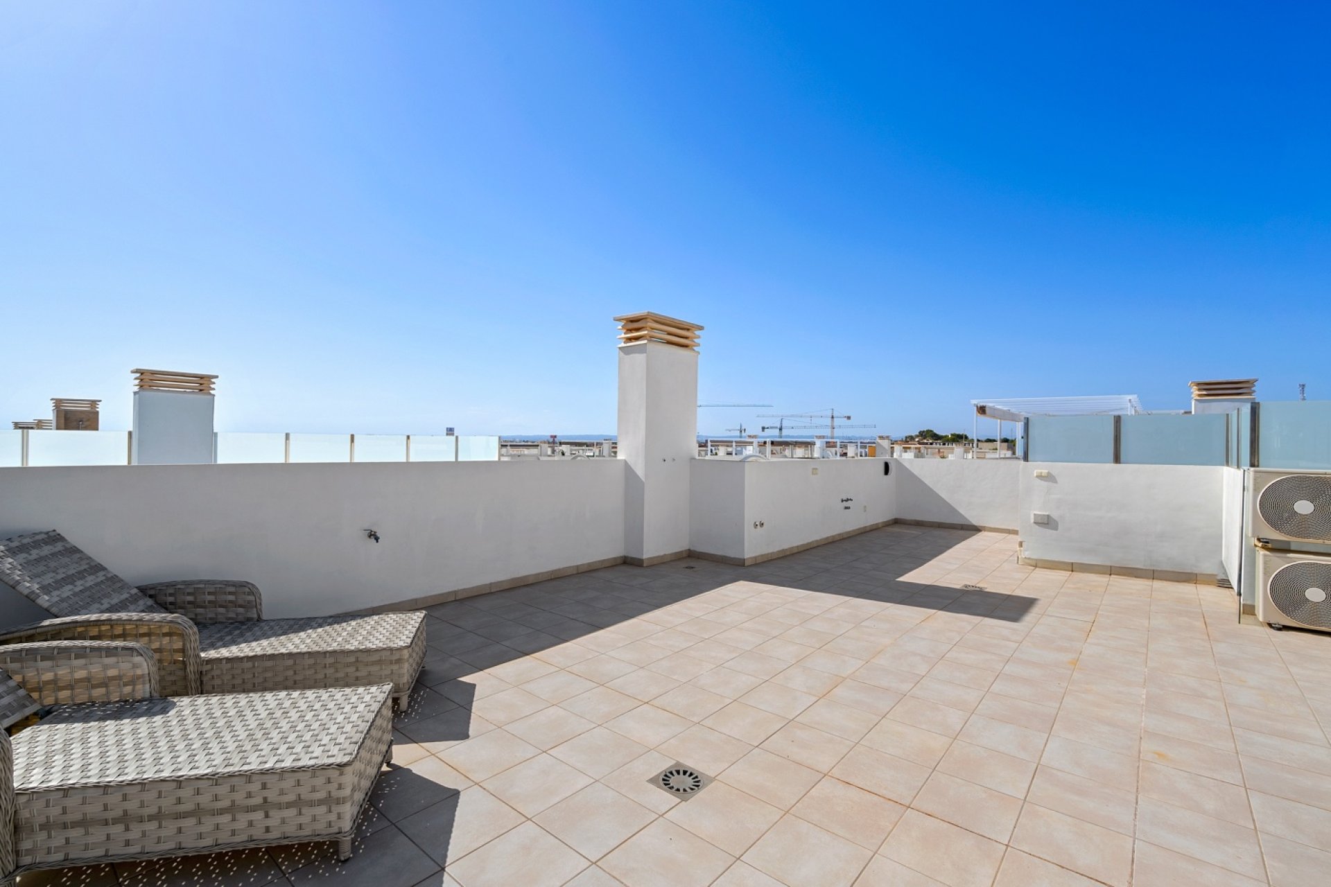 Resale - Townhouse -
Ciudad Quesada - Doña Pepa