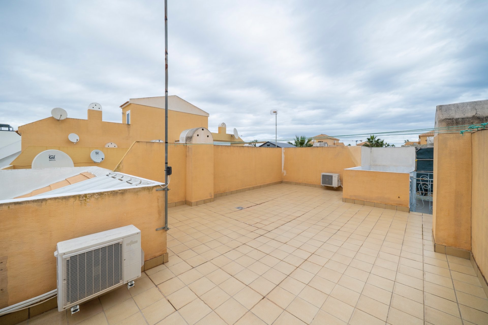 Resale - Townhouse -
Ciudad Quesada - Doña Pepa