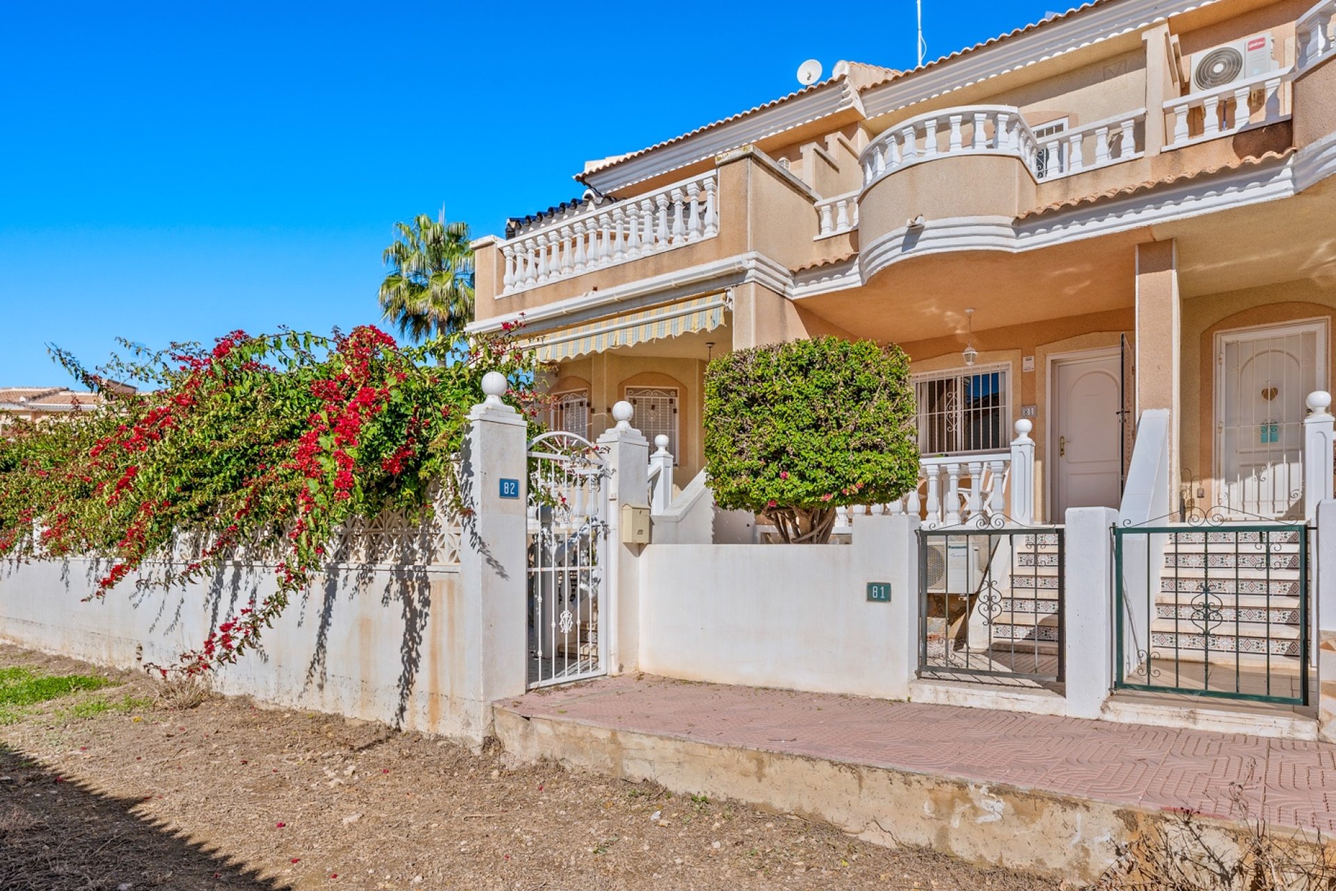 Resale - Townhouse -
Ciudad Quesada - Doña Pepa