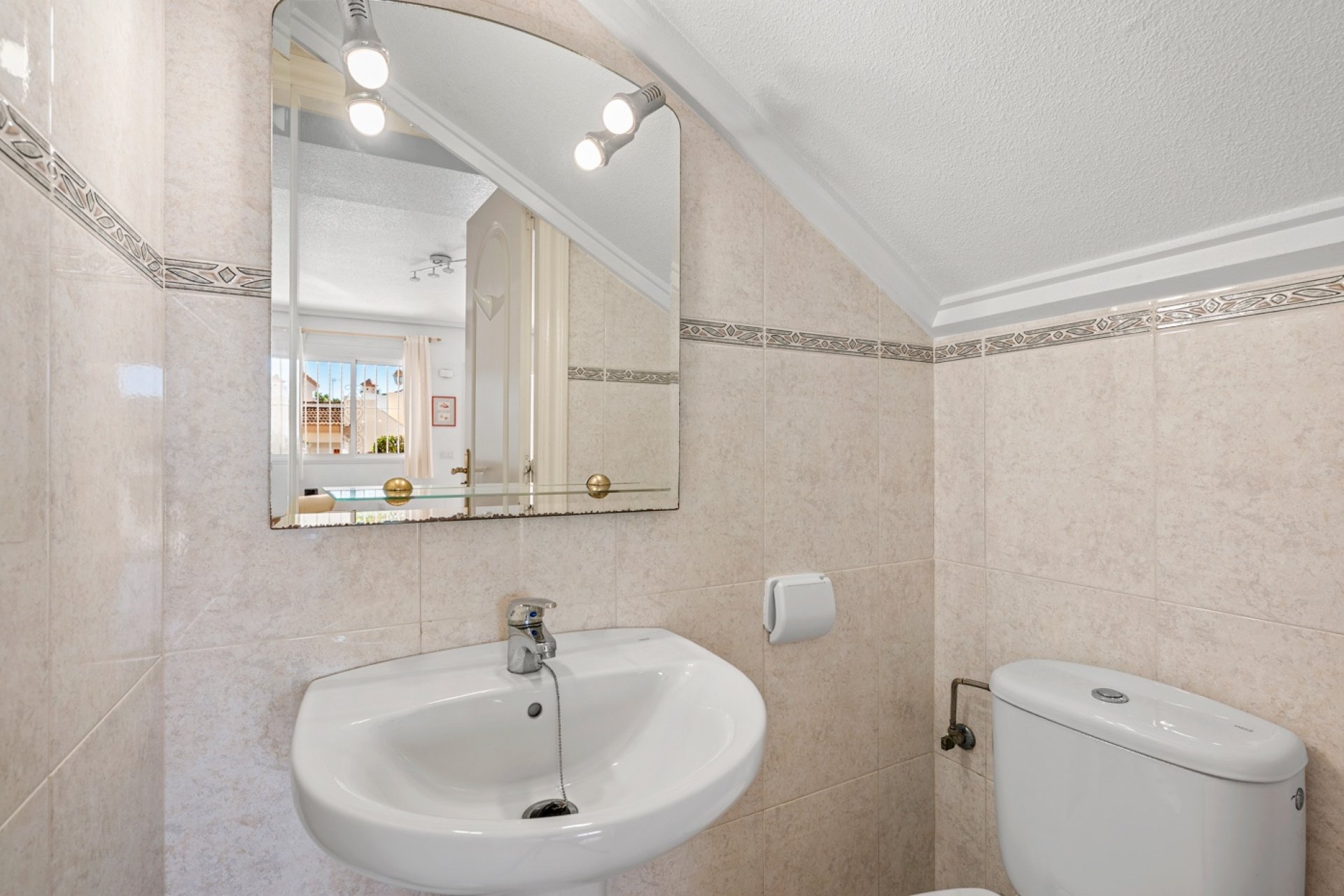 Resale - Townhouse -
Ciudad Quesada - Doña Pepa