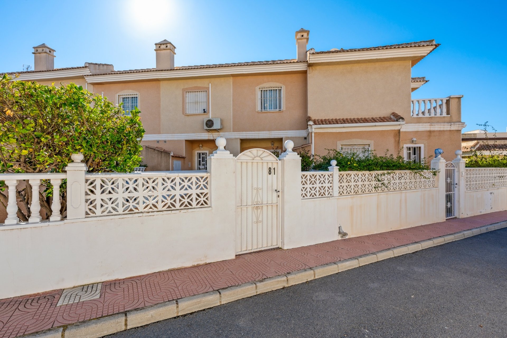 Resale - Townhouse -
Ciudad Quesada - Doña Pepa