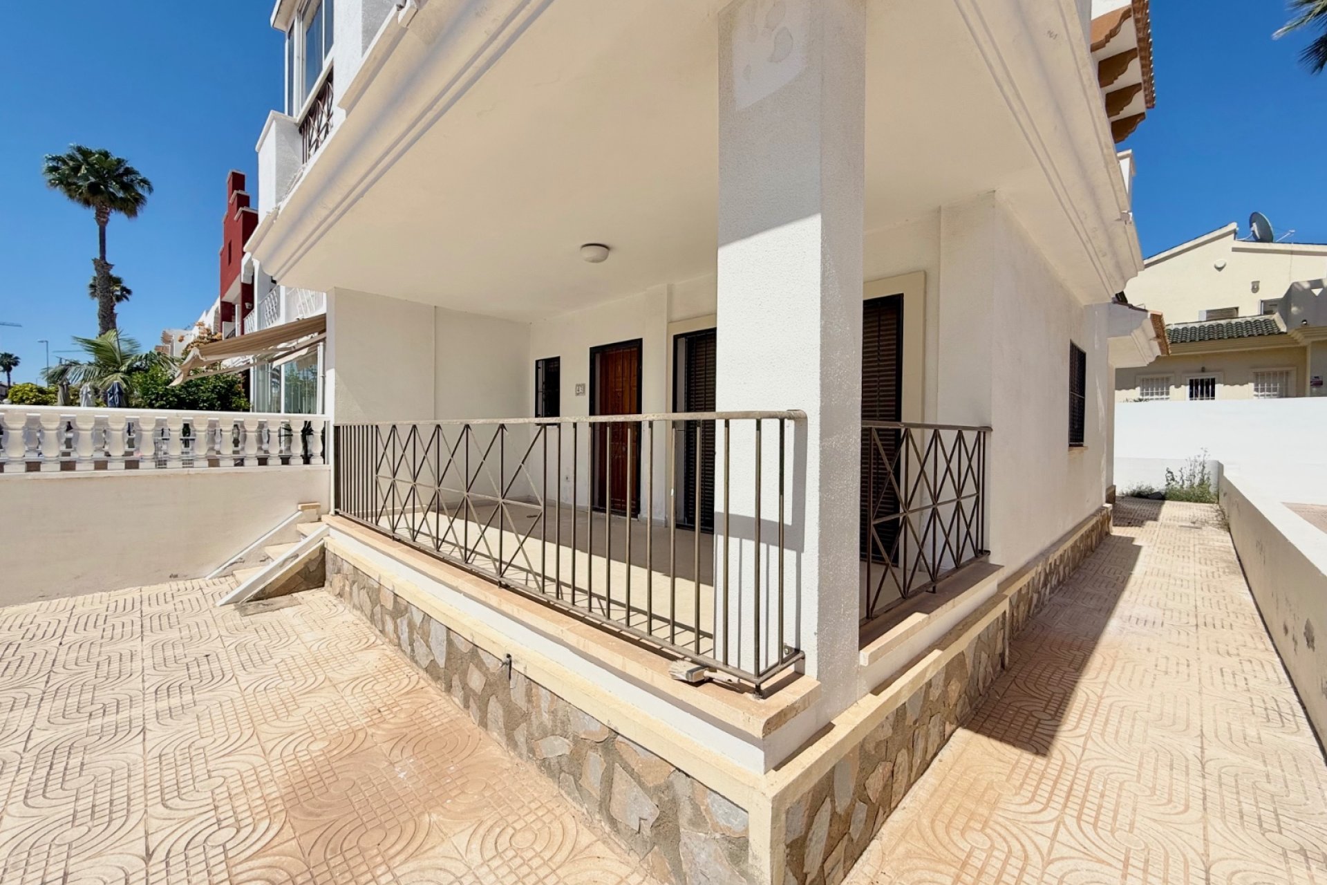 Resale - Townhouse -
Ciudad Quesada - Doña Pepa