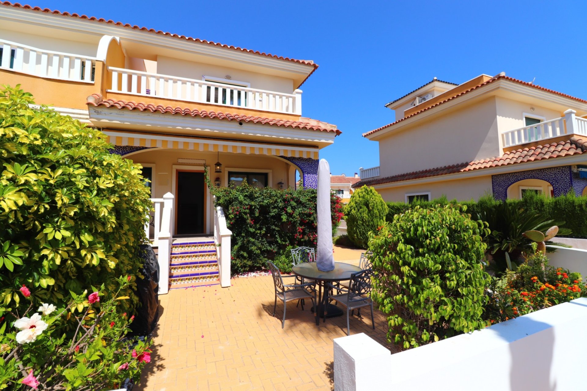 Resale - Townhouse -
Ciudad Quesada - Doña Pepa