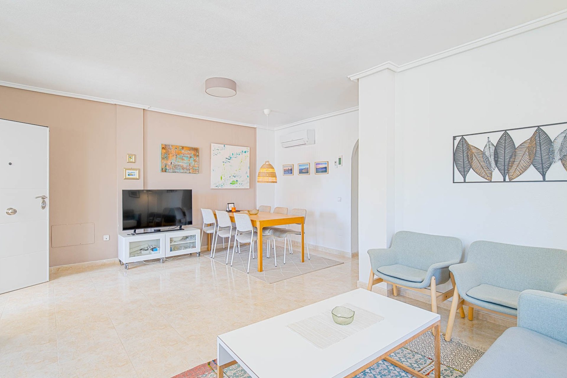 Resale - Townhouse -
Ciudad Quesada - Doña Pepa