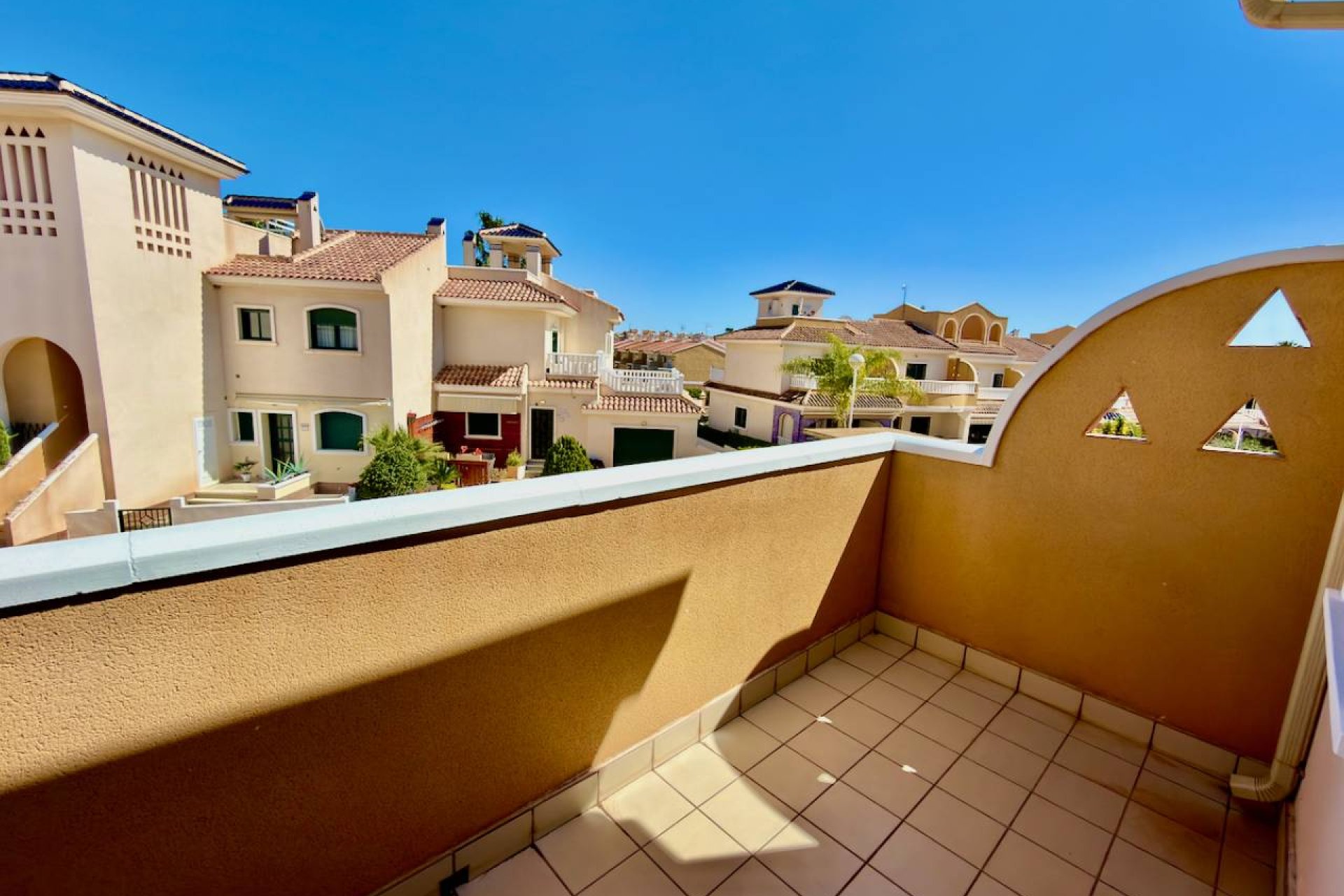Resale - Townhouse -
Ciudad Quesada - Doña Pepa