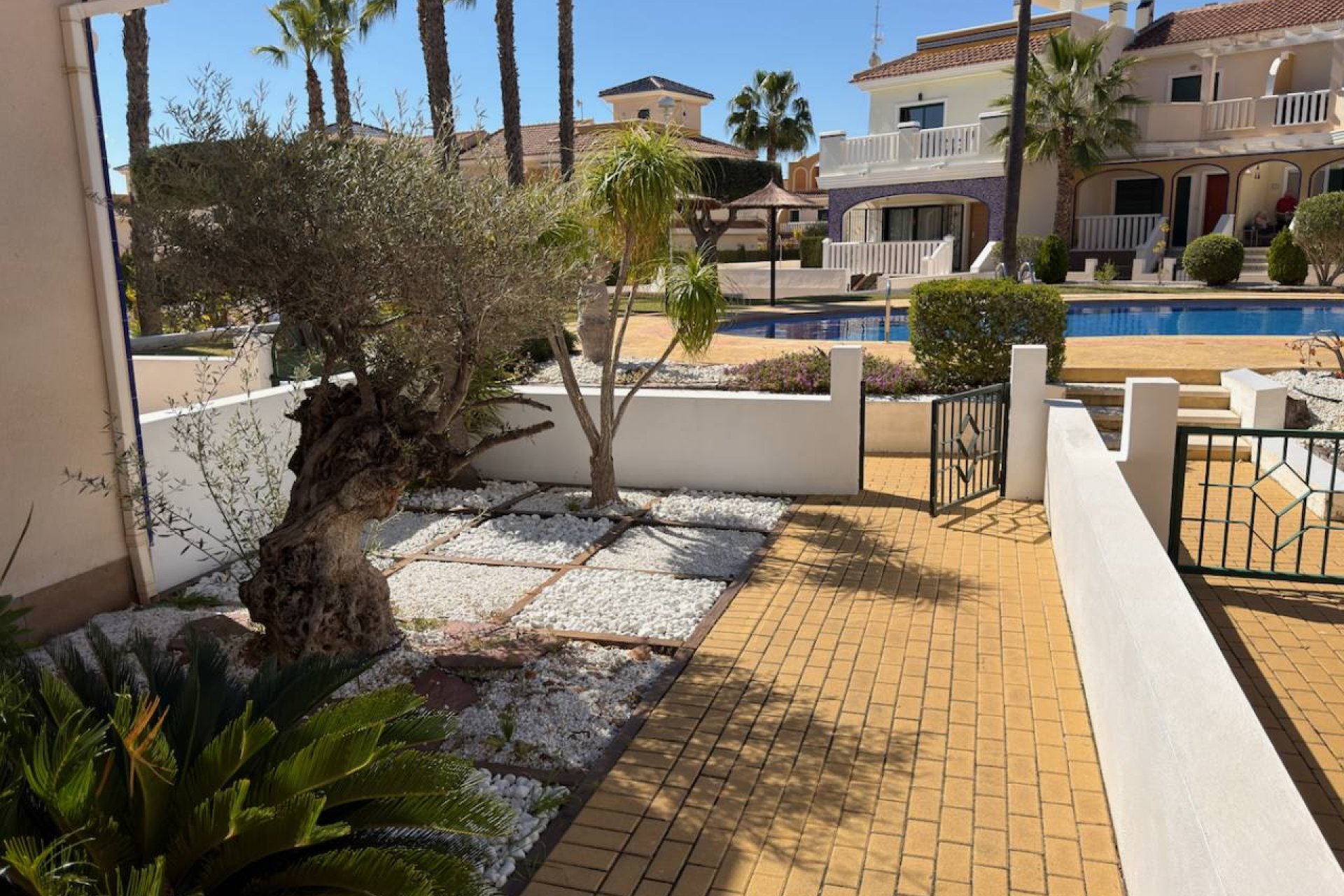 Resale - Townhouse -
Ciudad Quesada - Doña Pepa