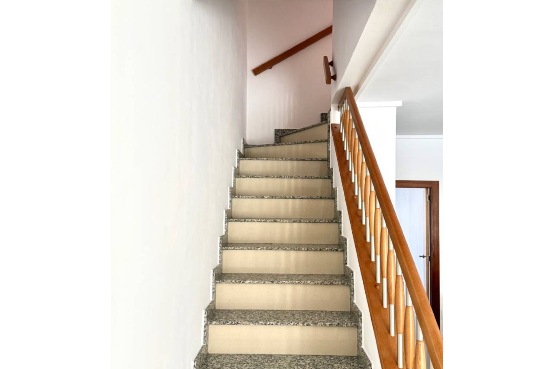 Resale - Townhouse -
Ciudad Quesada - Doña Pepa