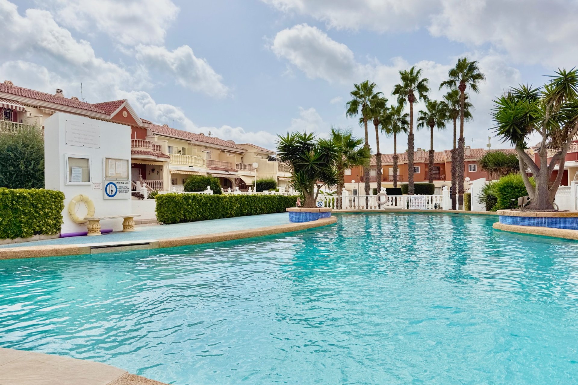 Resale - Townhouse -
Ciudad Quesada - Doña Pepa