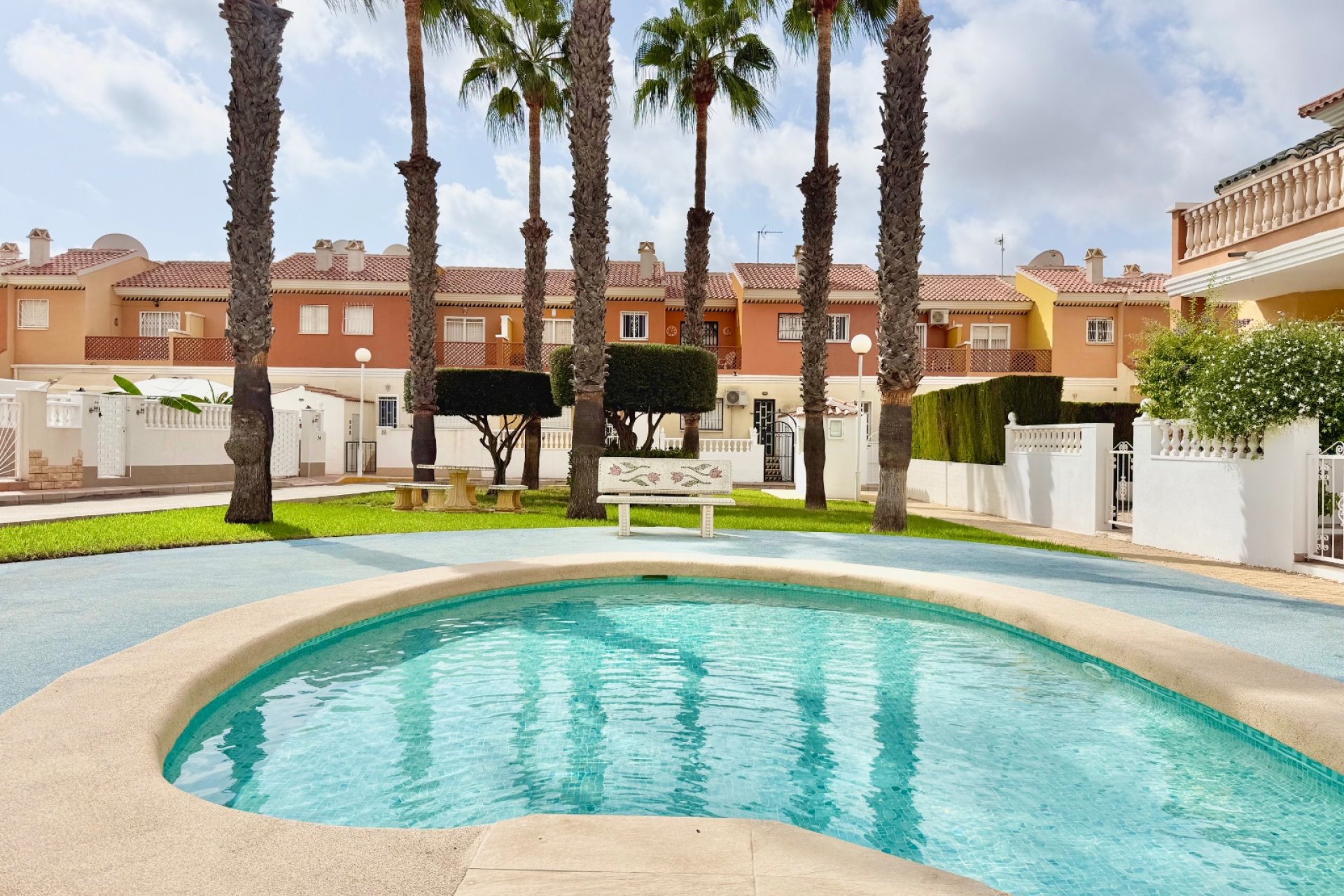 Resale - Townhouse -
Ciudad Quesada - Doña Pepa