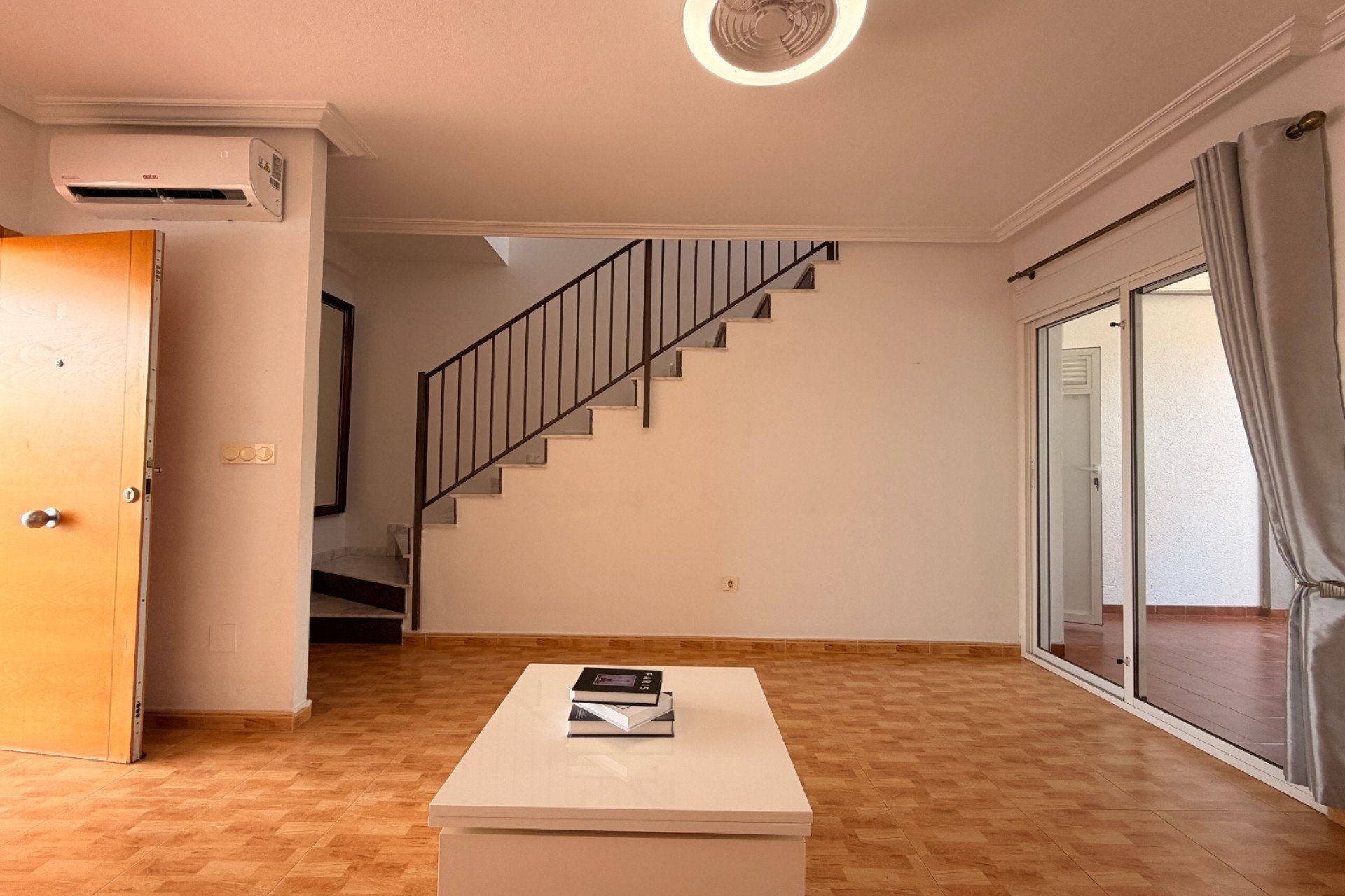 Resale - Townhouse -
Ciudad Quesada - Doña Pepa